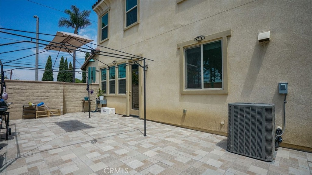 Santa Ana, California, 92703, United States, 4 Bedrooms Bedrooms, ,3 BathroomsBathrooms,Residential,For Sale,1793087