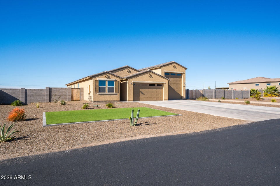 Wittmann, Arizona, 85361, United States, 3 Bedrooms Bedrooms, ,Residential,For Sale,2010818