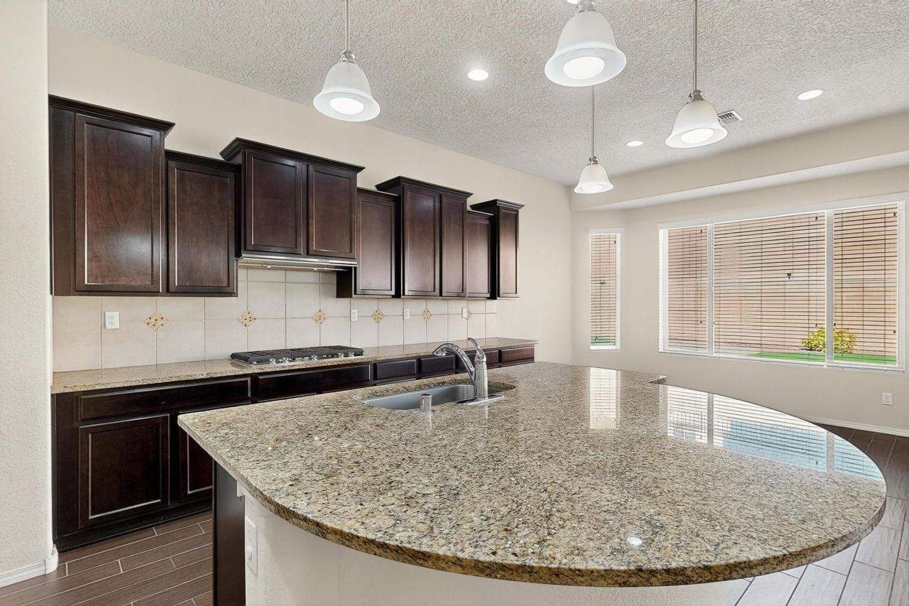 Rio Rancho, New Mexico, 87124, United States, 3 Bedrooms Bedrooms, ,2 BathroomsBathrooms,Residential,For Sale,1992883