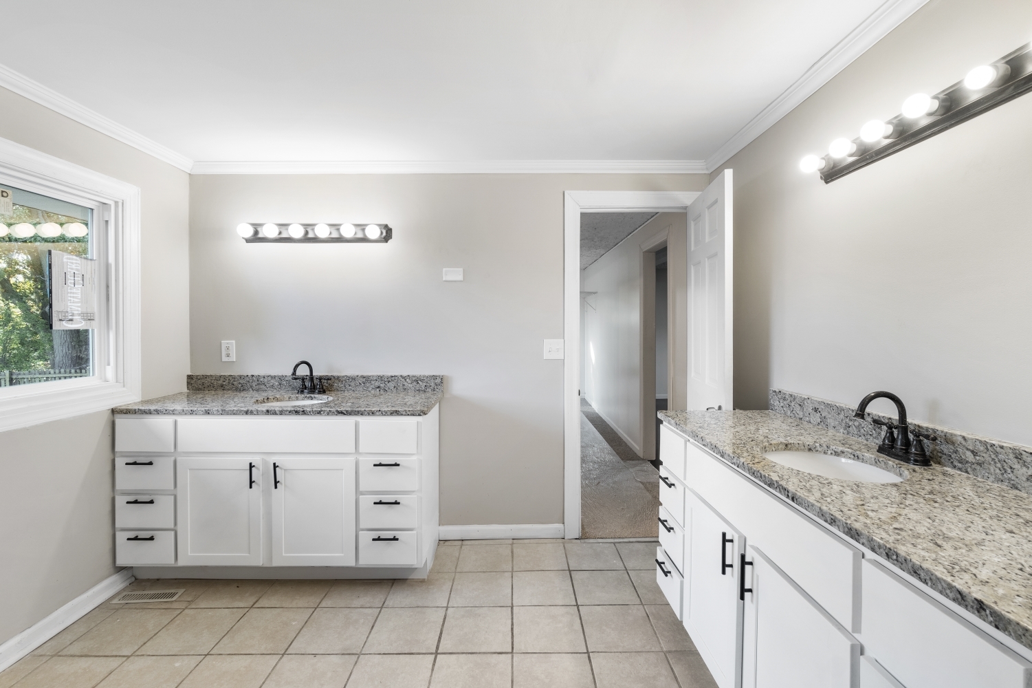 Winthrop Harbor, Illinois, 60096, United States, 5 Bedrooms Bedrooms, ,4 BathroomsBathrooms,Residential,For Sale,1982535