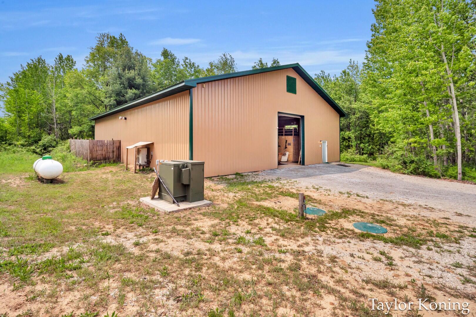 Hart, Michigan, 49420, United States, 2 Bedrooms Bedrooms, ,2 BathroomsBathrooms,Residential,For Sale,1949749