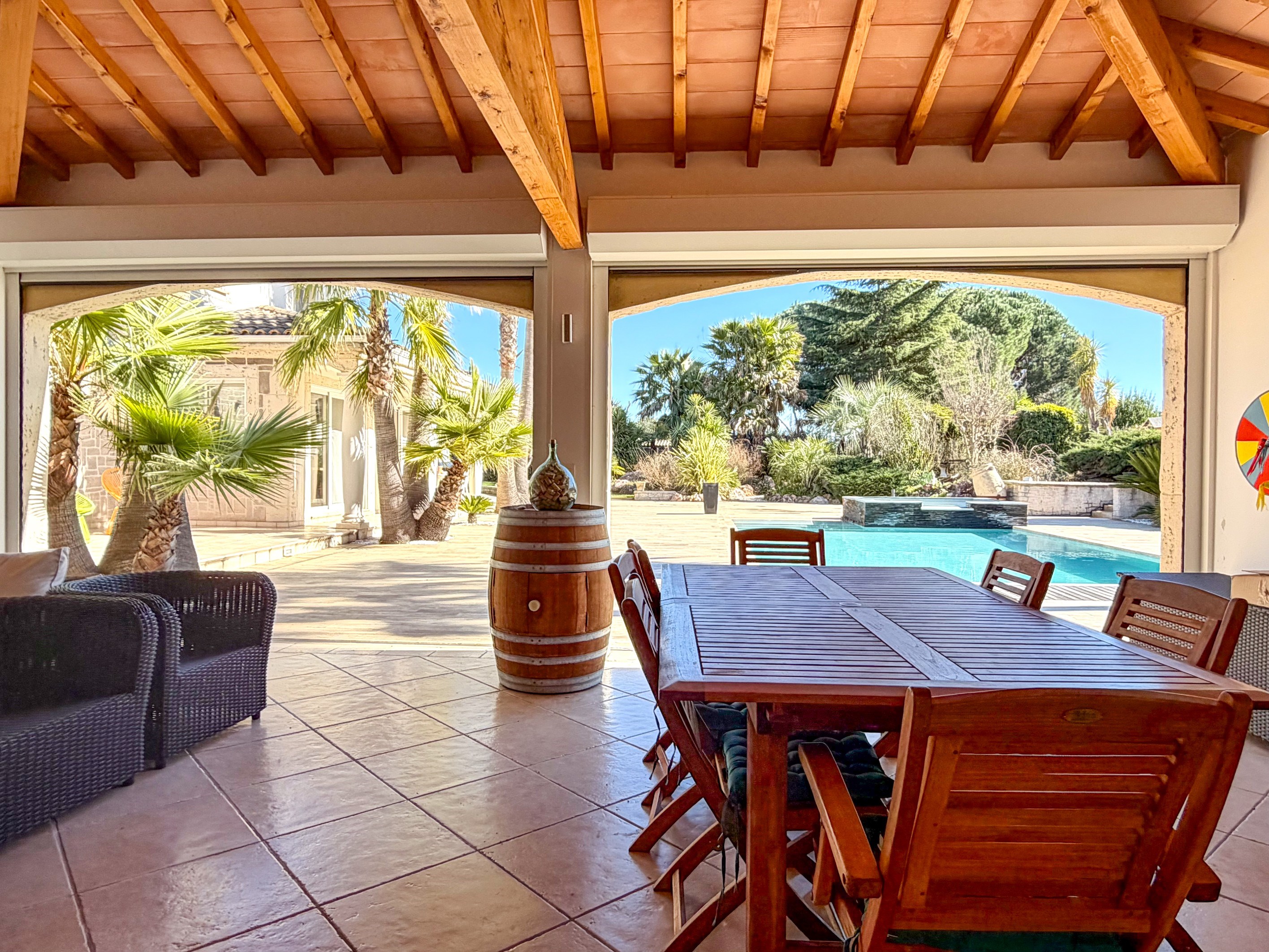  Just 10 minutes from the beaches, a spacious family villa in a lush park... - 物件實景