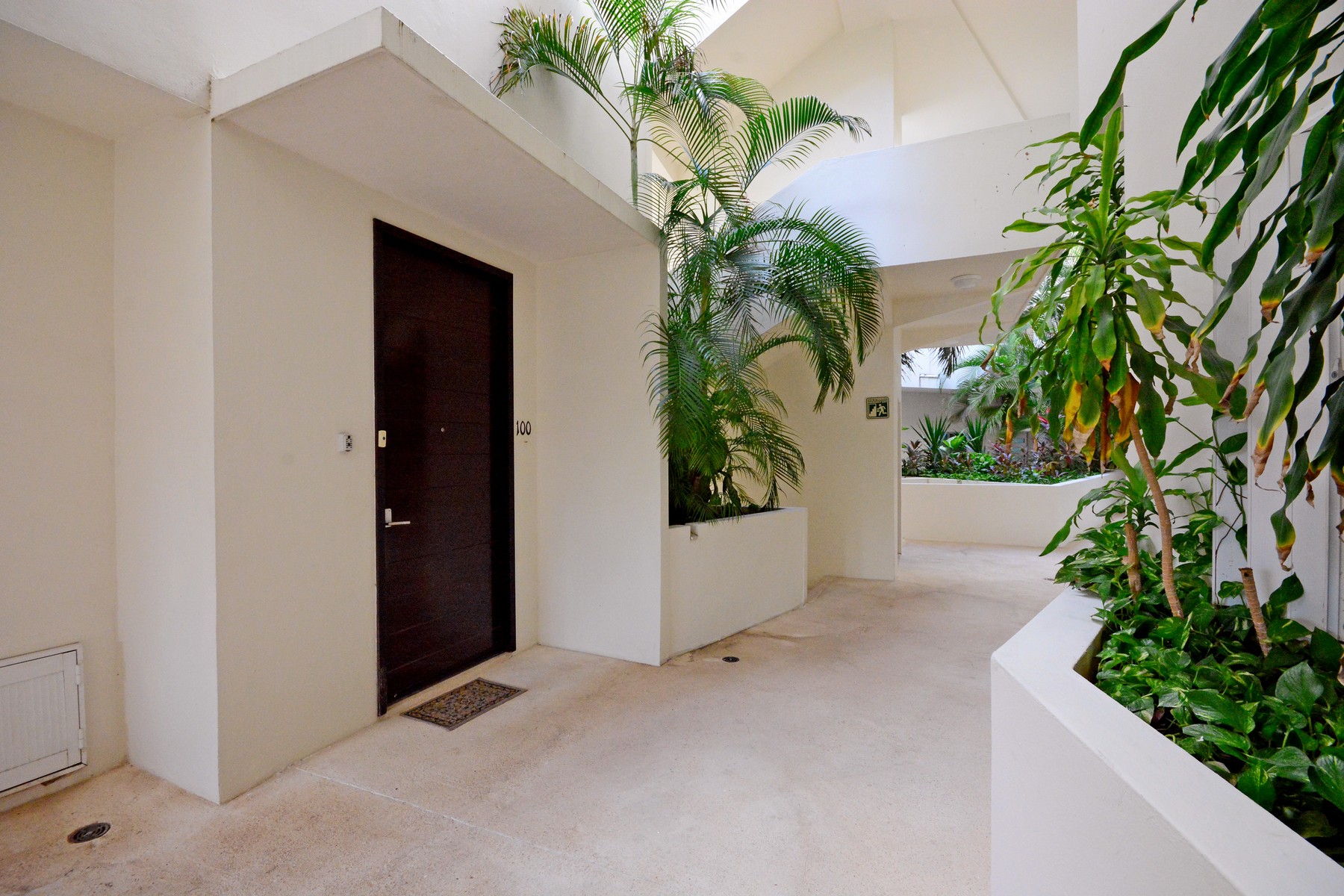 INCREDIBLE THREE-LEVEL APARTMENT WITH TWO BEDROOMS IN AN UNBEATABLE LOCATION - 物件實景