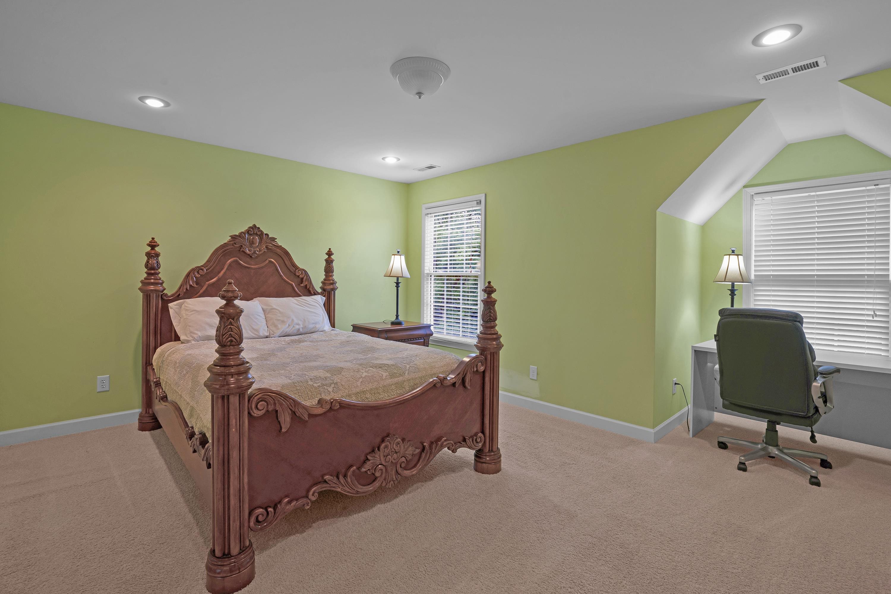 Landrum, South Carolina, 29356, United States, 5 Bedrooms Bedrooms, ,4 BathroomsBathrooms,Residential,For Sale,1868814