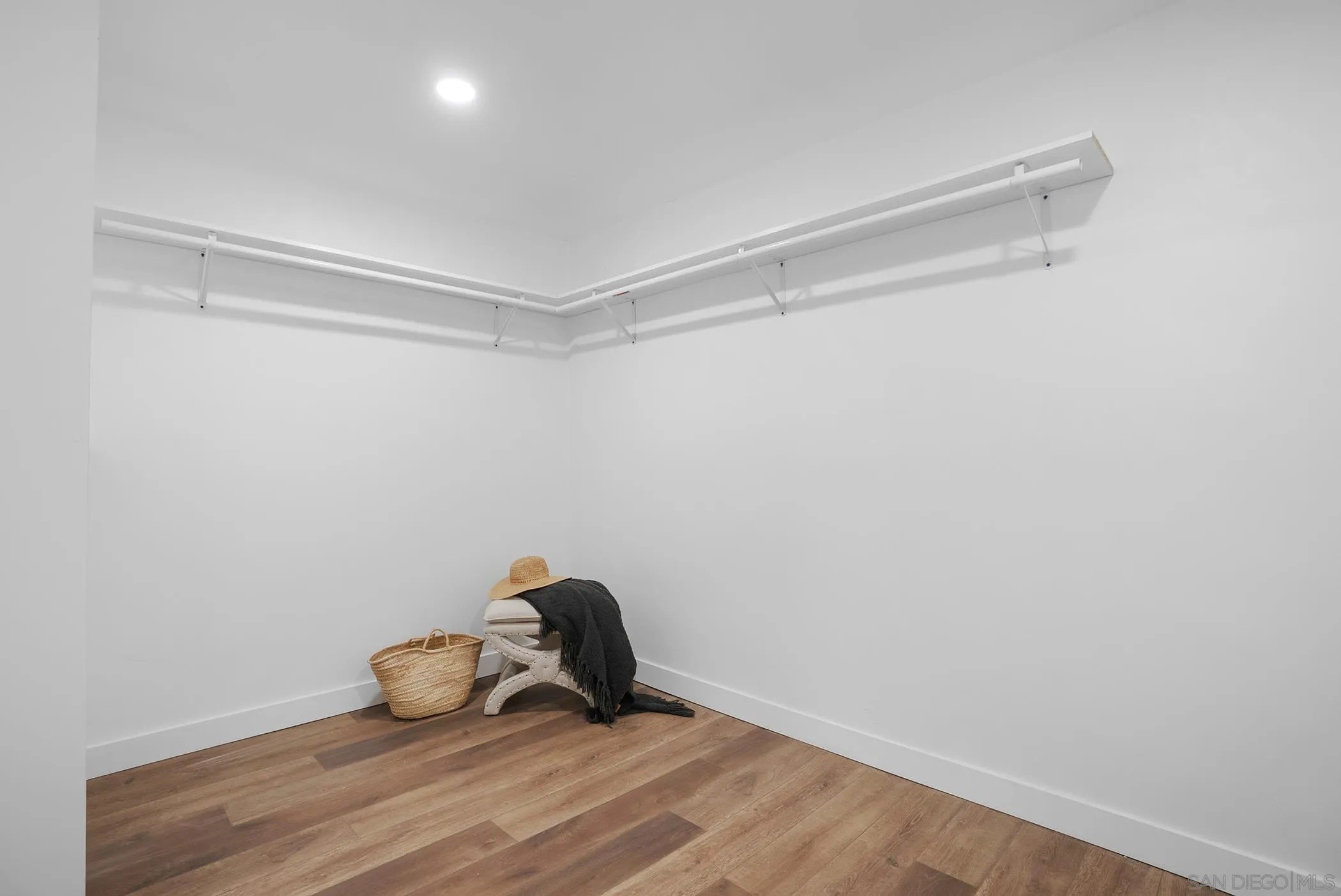 San Diego, California, 92114, United States, 3 Bedrooms Bedrooms, ,2 BathroomsBathrooms,Residential,For Sale,1991902