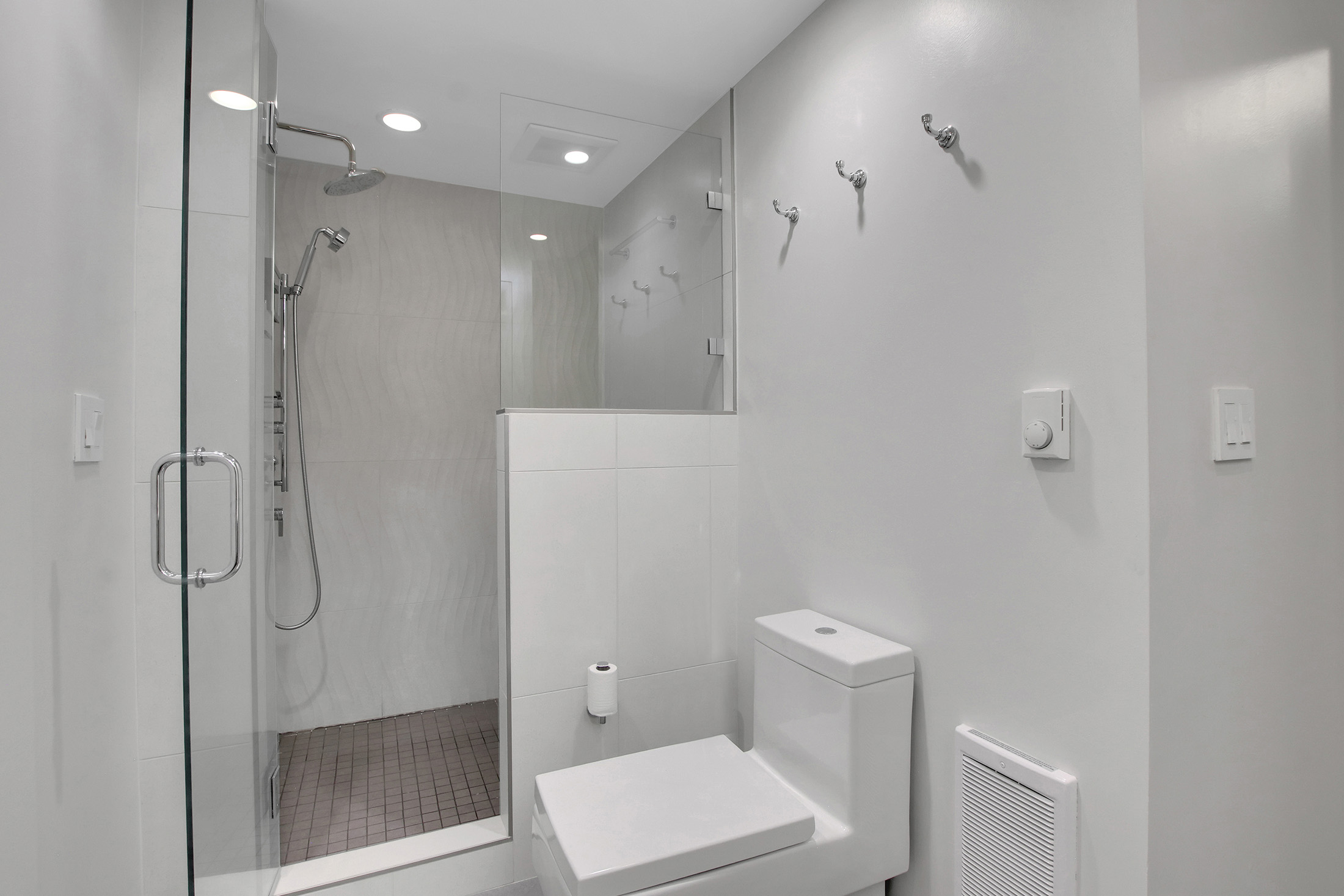  Fully Renovated Two-story Condo in the Iconic Colony House at Colony Square - 物件實景