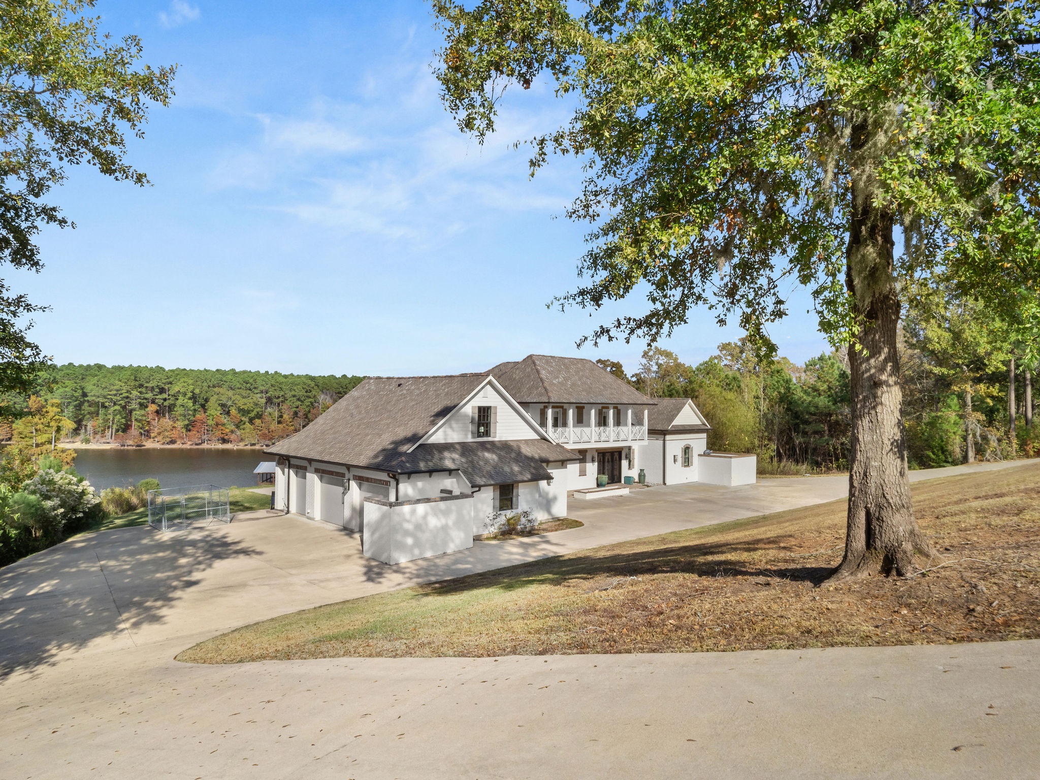 Many, Louisiana, 71449, United States, 3 Bedrooms Bedrooms, ,4 BathroomsBathrooms,Residential,For Sale,1998076