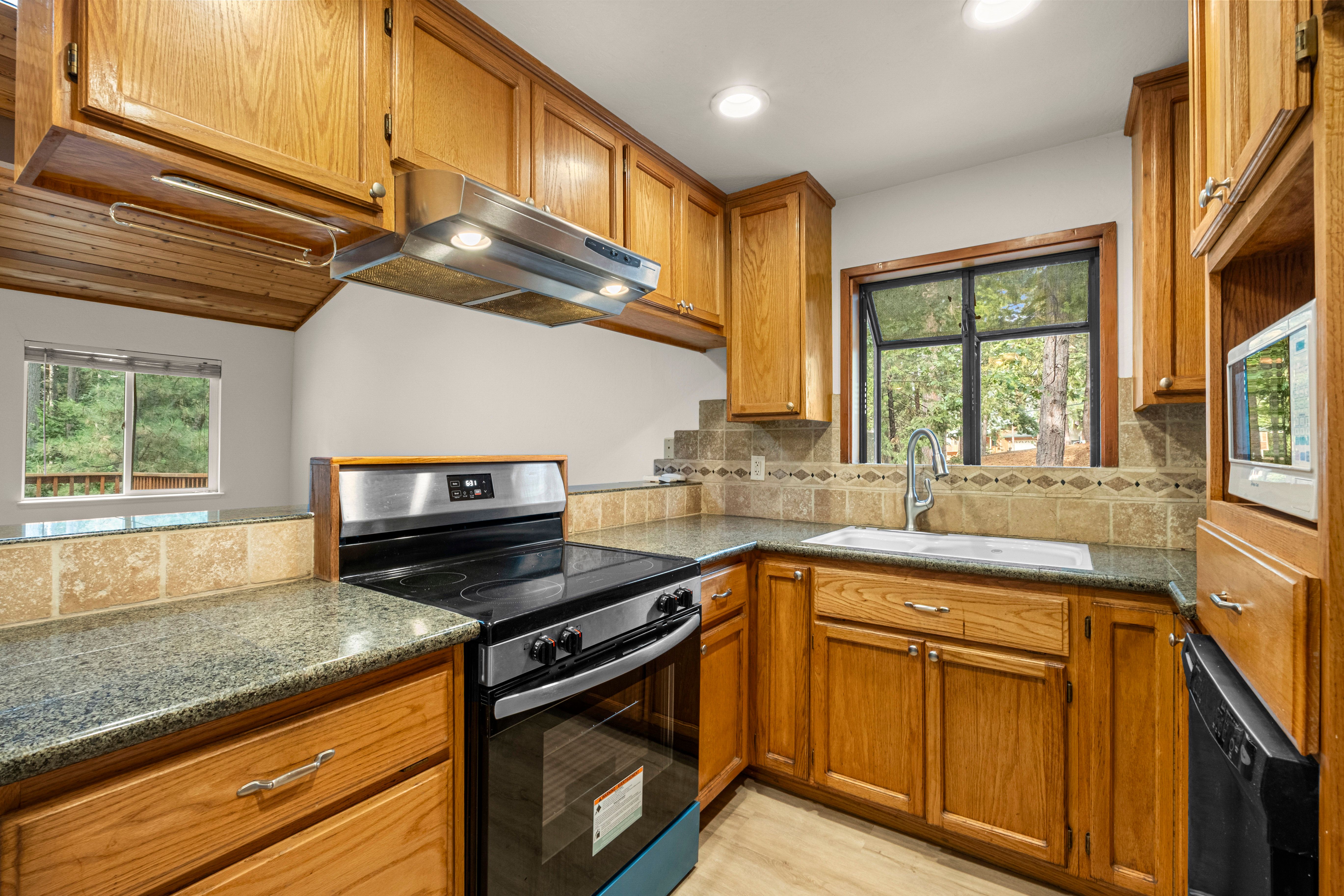  5648 Sierra Springs Drive, Pollock Pines, CA 95726 - 物件實景