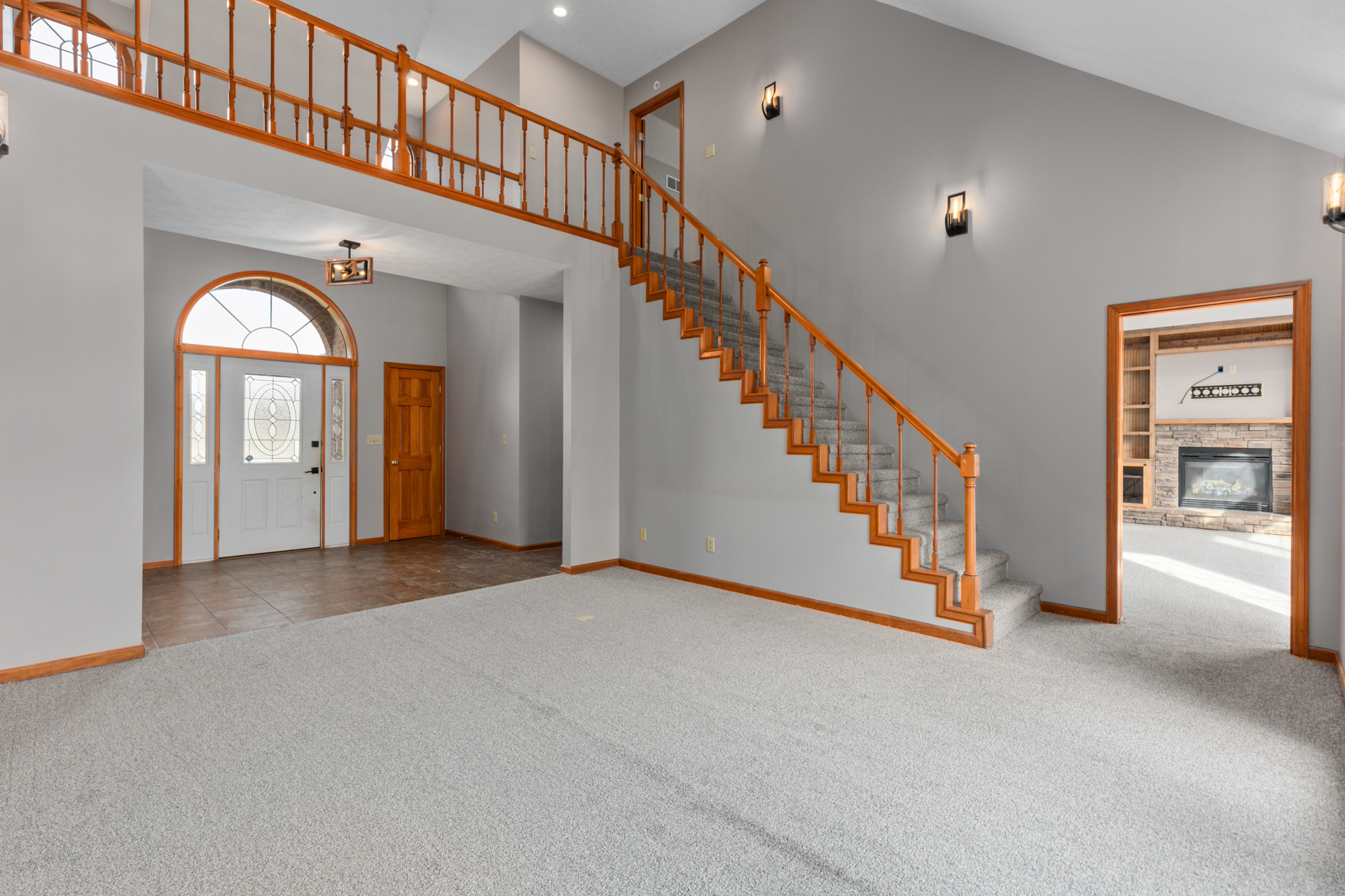 Litchfield, Illinois, 62056, United States, 5 Bedrooms Bedrooms, ,4 BathroomsBathrooms,Residential,For Sale,1986083