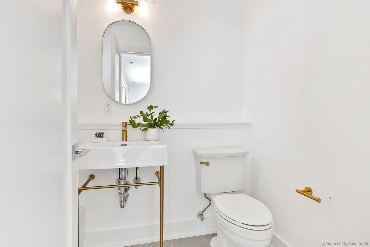 Fairfield, Connecticut, 06824, United States, 4 Bedrooms Bedrooms, ,6 BathroomsBathrooms,Residential,For Sale,1994356