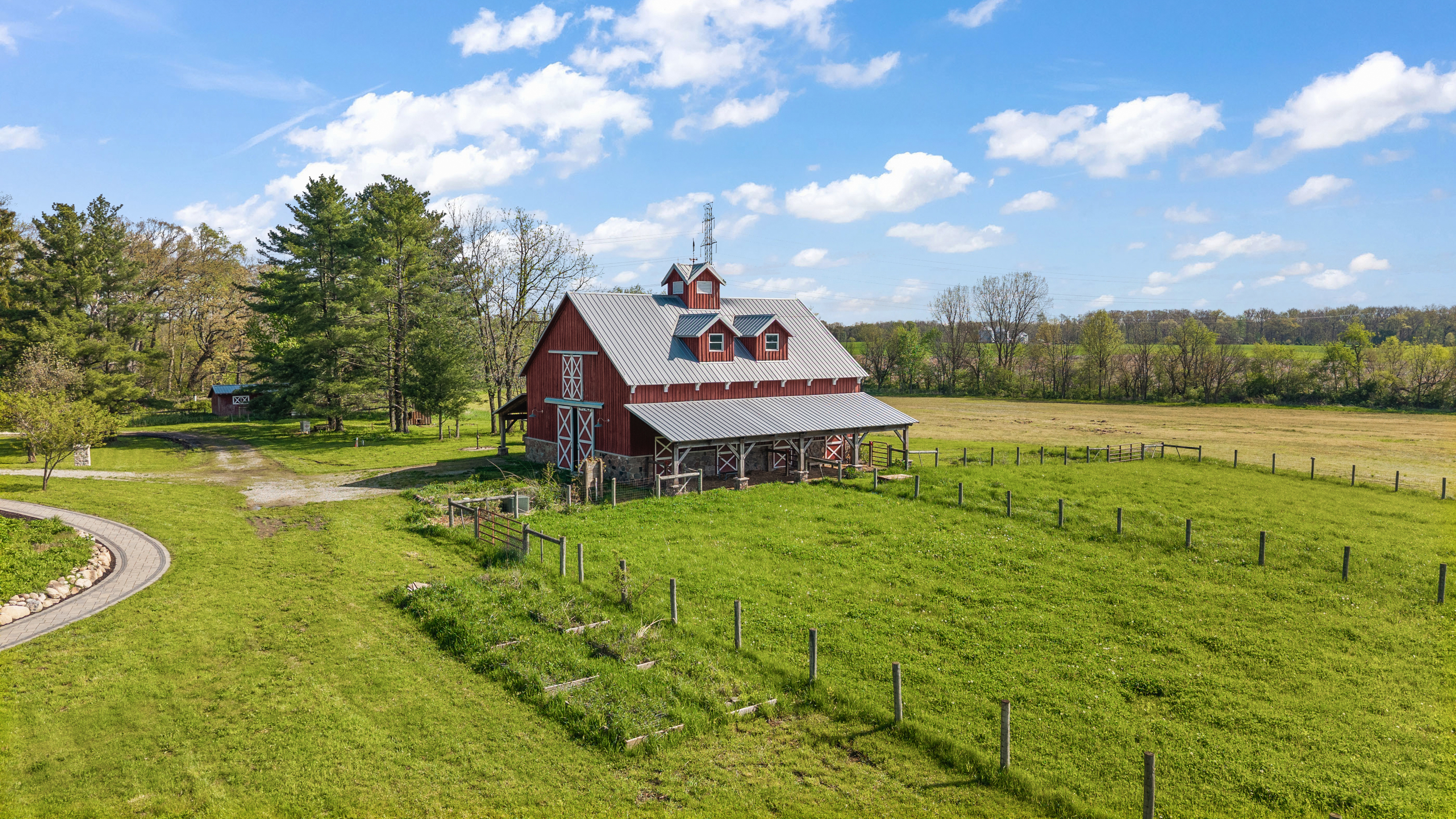  77+ Acre Estate Offering a Blend of Open Ground and Wooded Surroundings - 物件實景