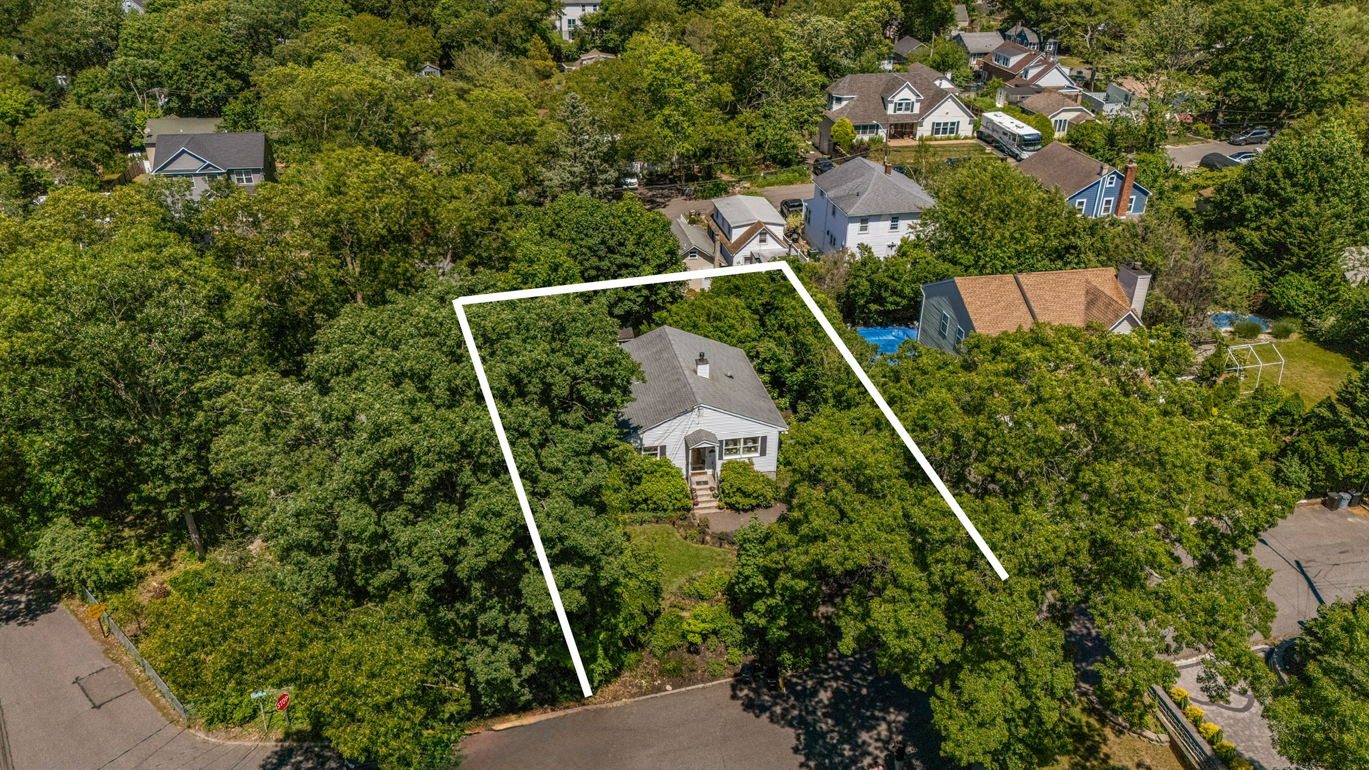  47 Floral Road, Rocky Point, NY, 11778 - 物件實景