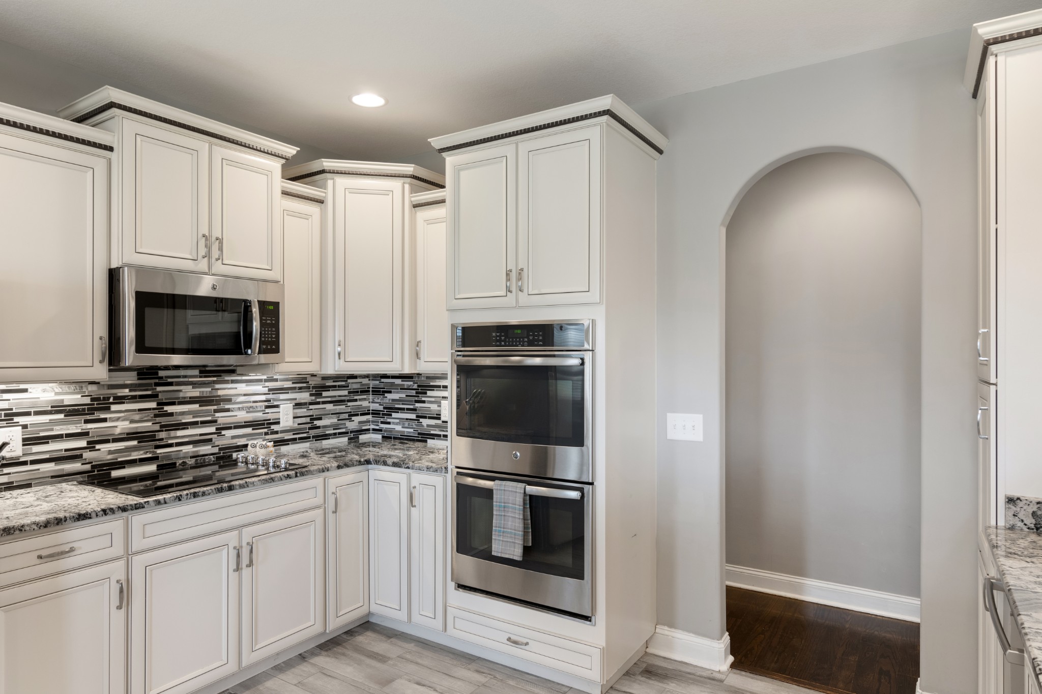 Clarksville, Tennessee, 37043, United States, 5 Bedrooms Bedrooms, ,4 BathroomsBathrooms,Residential,For Sale,1975936