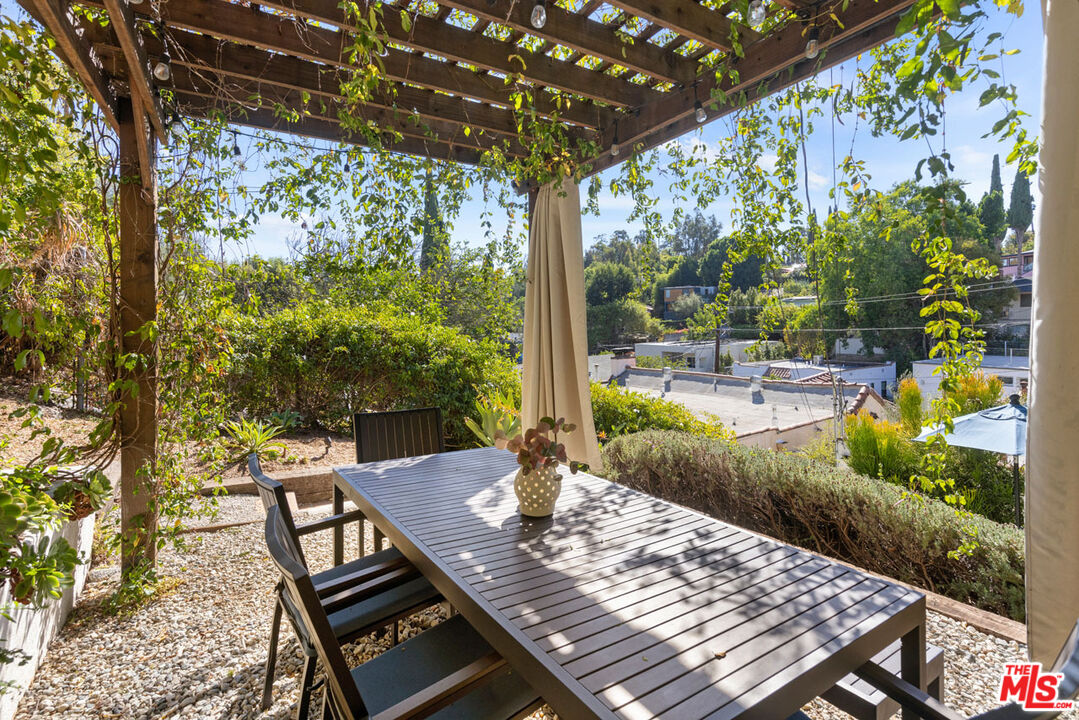 Los Angeles, California, 90026, United States, 3 Bedrooms Bedrooms, ,3 BathroomsBathrooms,Residential,For Sale,2003462