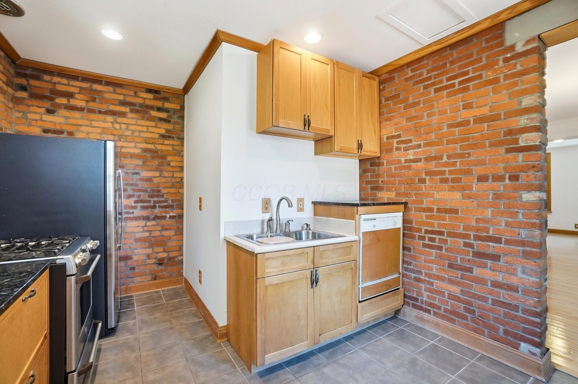 Columbus, Ohio, 43206, United States, 2 Bedrooms Bedrooms, ,2 BathroomsBathrooms,Residential,For Sale,1970918