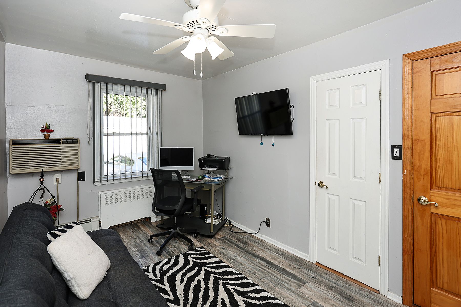  251-37 71st Road, Glen Oaks, NY, 11426 - 物件實景