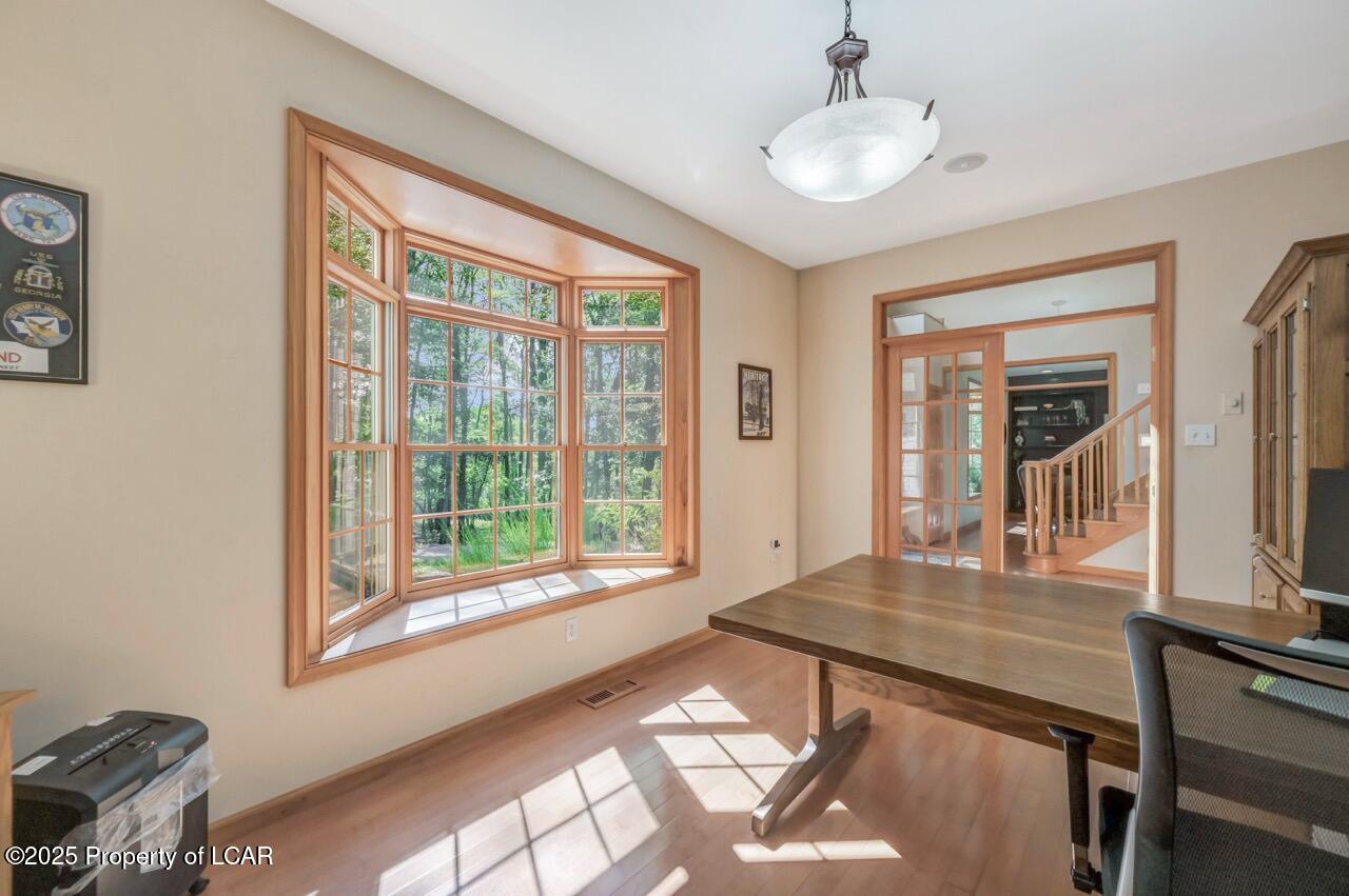 Mountain Top, Pennsylvania, 18707, United States, 4 Bedrooms Bedrooms, ,5 BathroomsBathrooms,Residential,For Sale,1944925