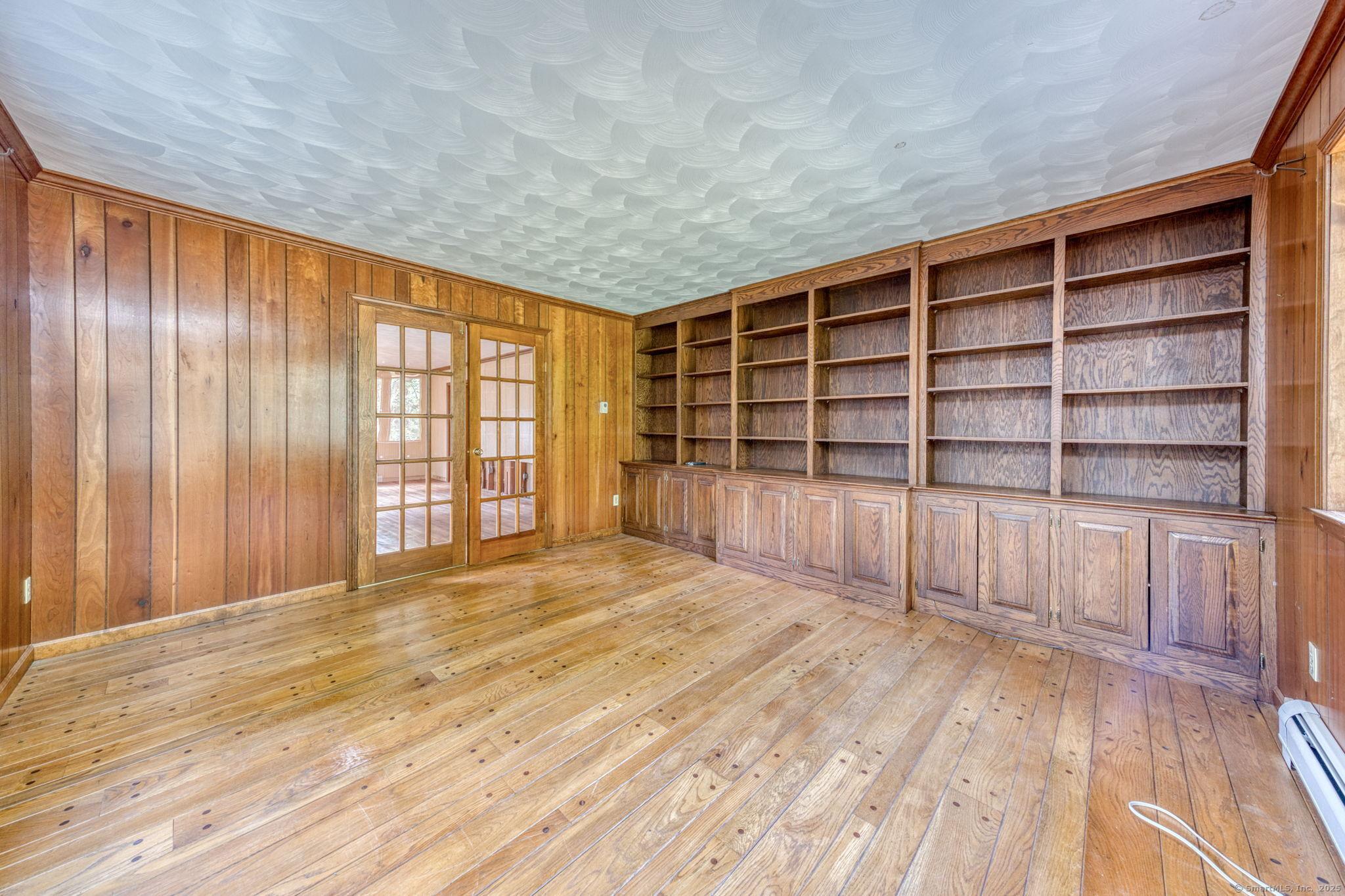 Wethersfield, Connecticut, 06109, United States, 4 Bedrooms Bedrooms, ,3 BathroomsBathrooms,Residential,For Sale,1935230