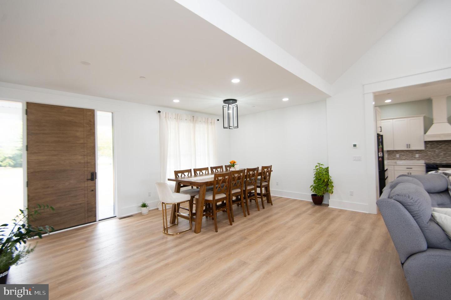 Delmar, Maryland, 21875, United States, 4 Bedrooms Bedrooms, ,4 BathroomsBathrooms,Residential,For Sale,1992058