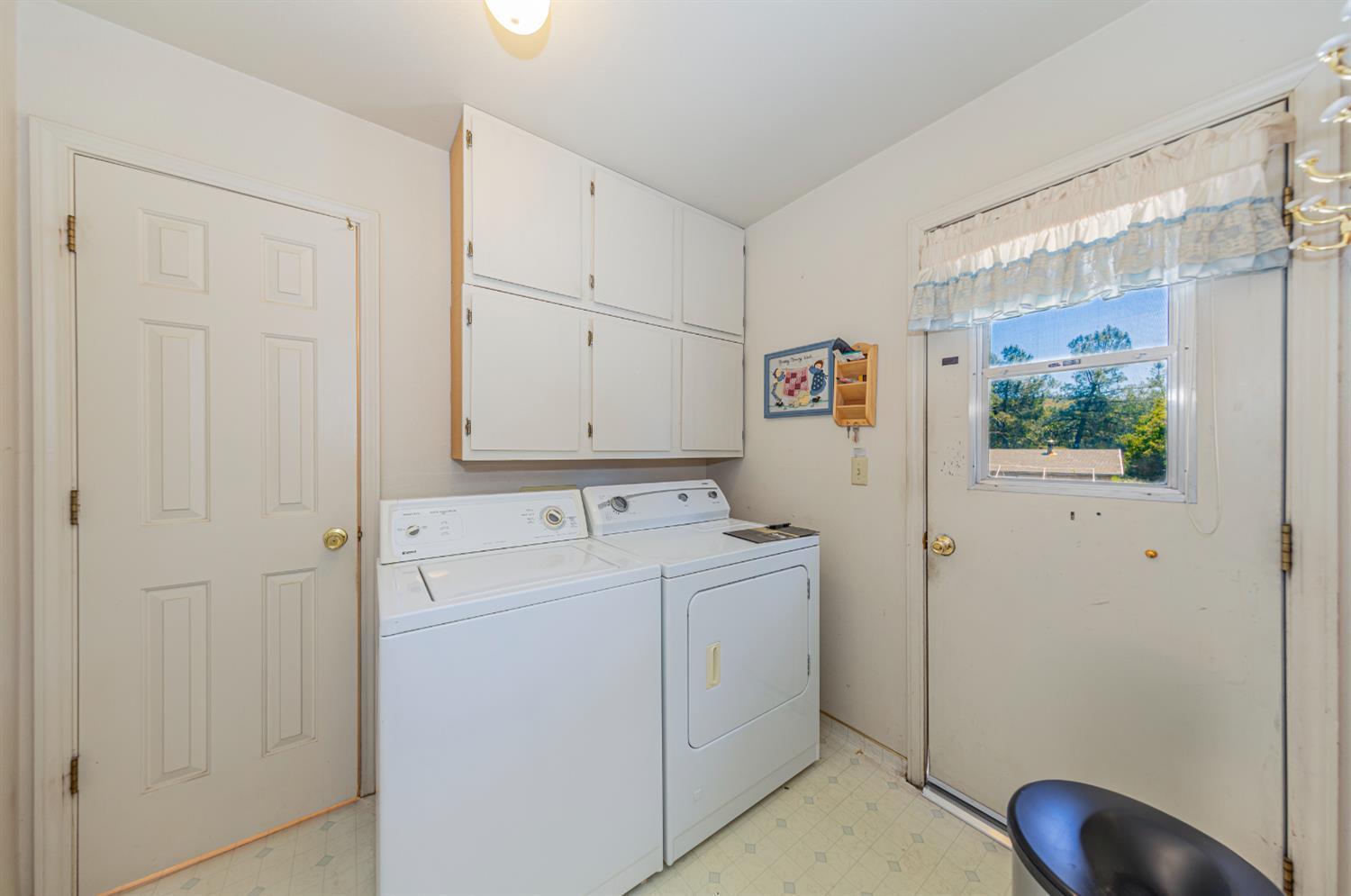 Oakhurst, California, 93644, United States, 4 Bedrooms Bedrooms, ,3 BathroomsBathrooms,Residential,For Sale,1974250