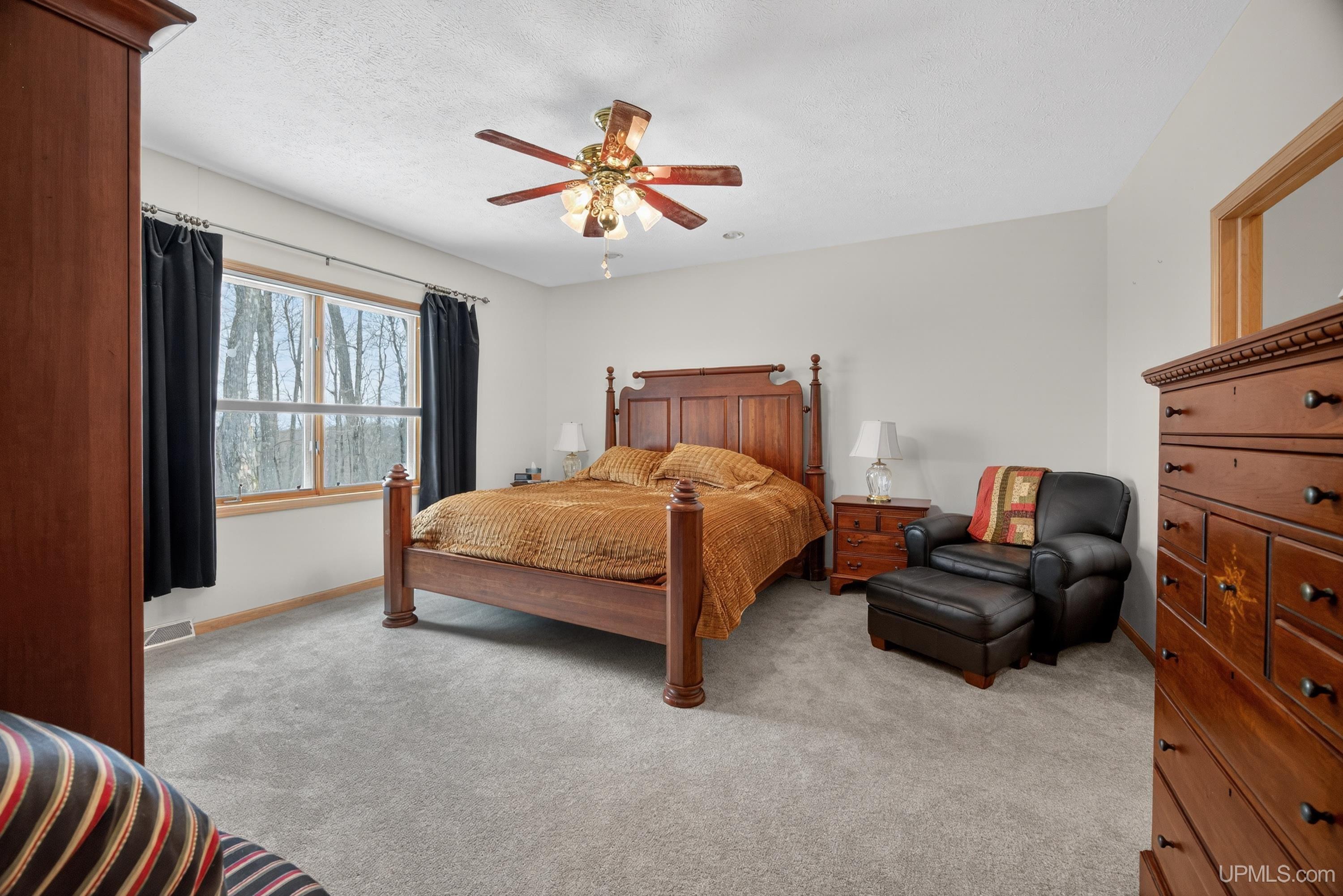Houghton, Michigan, 49931, United States, 3 Bedrooms Bedrooms, ,4 BathroomsBathrooms,Residential,For Sale,2029605