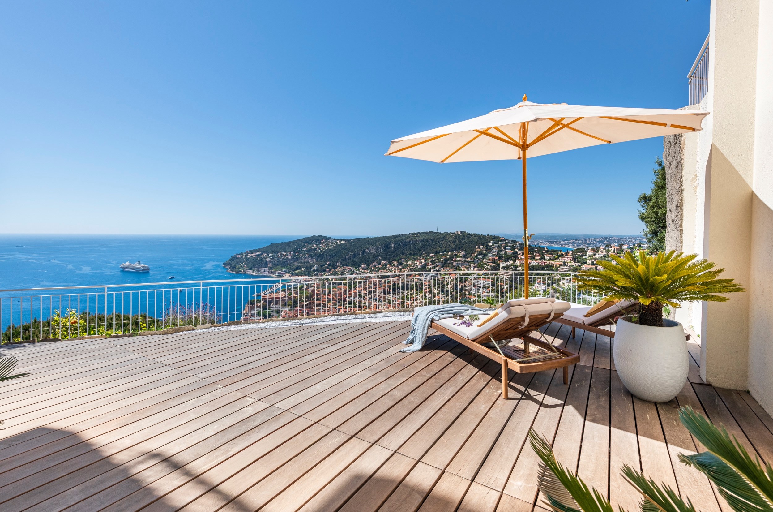  Villefranche-sur-Mer apartment with terrace, garden and panoramic sea views ove… - 物件實景