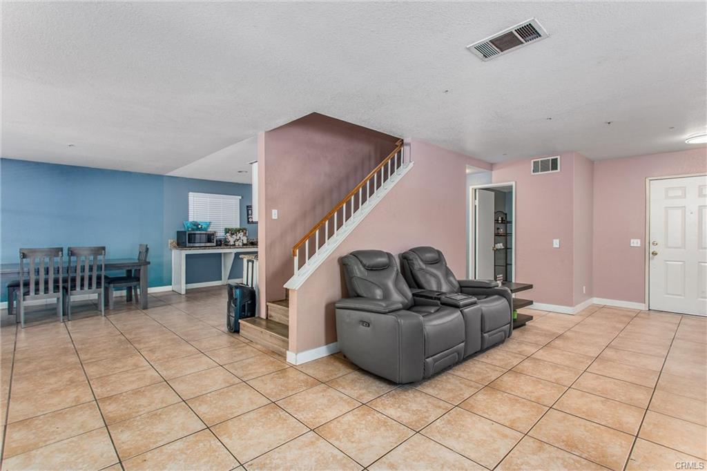 Fontana, California, 92337, United States, 5 Bedrooms Bedrooms, ,3 BathroomsBathrooms,Residential,For Sale,1921892
