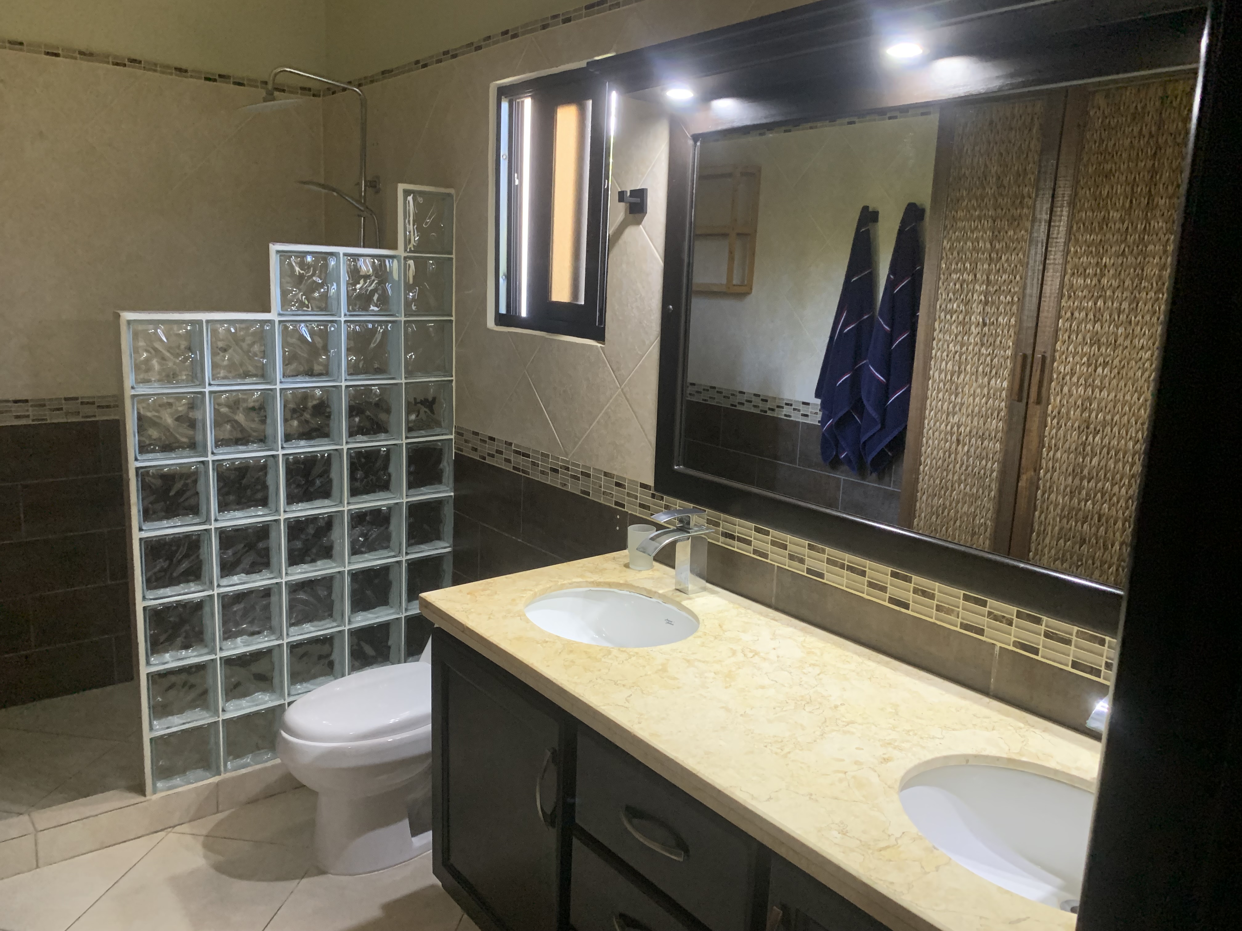 Sosua, DO, 6 Bedrooms Bedrooms, ,6 BathroomsBathrooms,Residential,For Sale,1995647