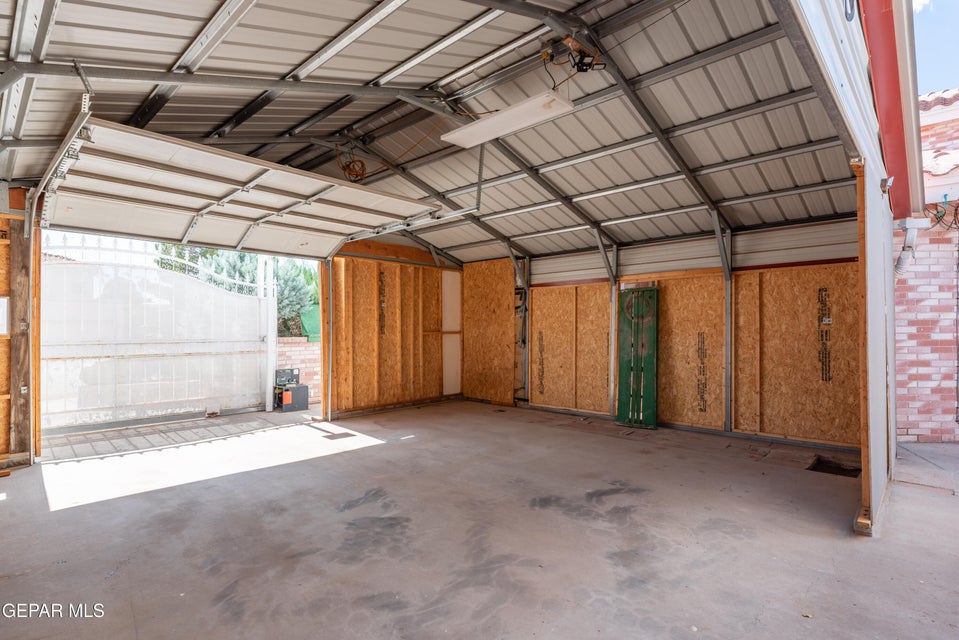 El Paso, Texas, 79934, United States, 4 Bedrooms Bedrooms, ,4 BathroomsBathrooms,Residential,For Sale,1978483