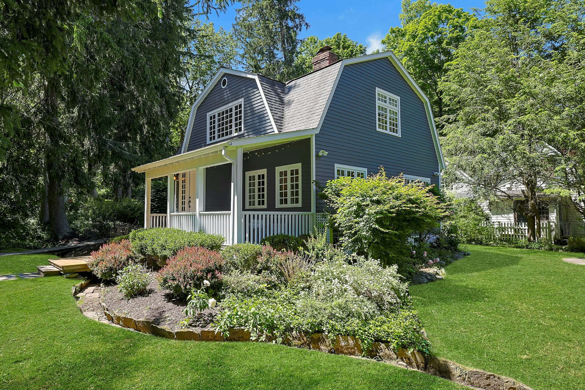  An Enchanting Dutch Colonial - 物件實景