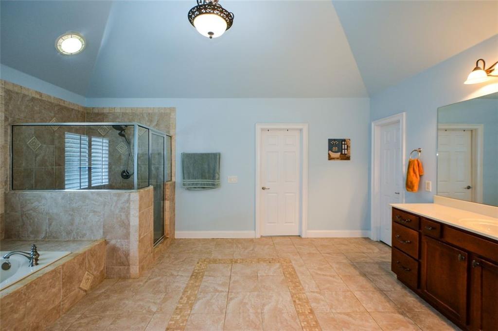 Dacula, Georgia, 30019, United States, 5 Bedrooms Bedrooms, ,5 BathroomsBathrooms,Residential,For Sale,1918708