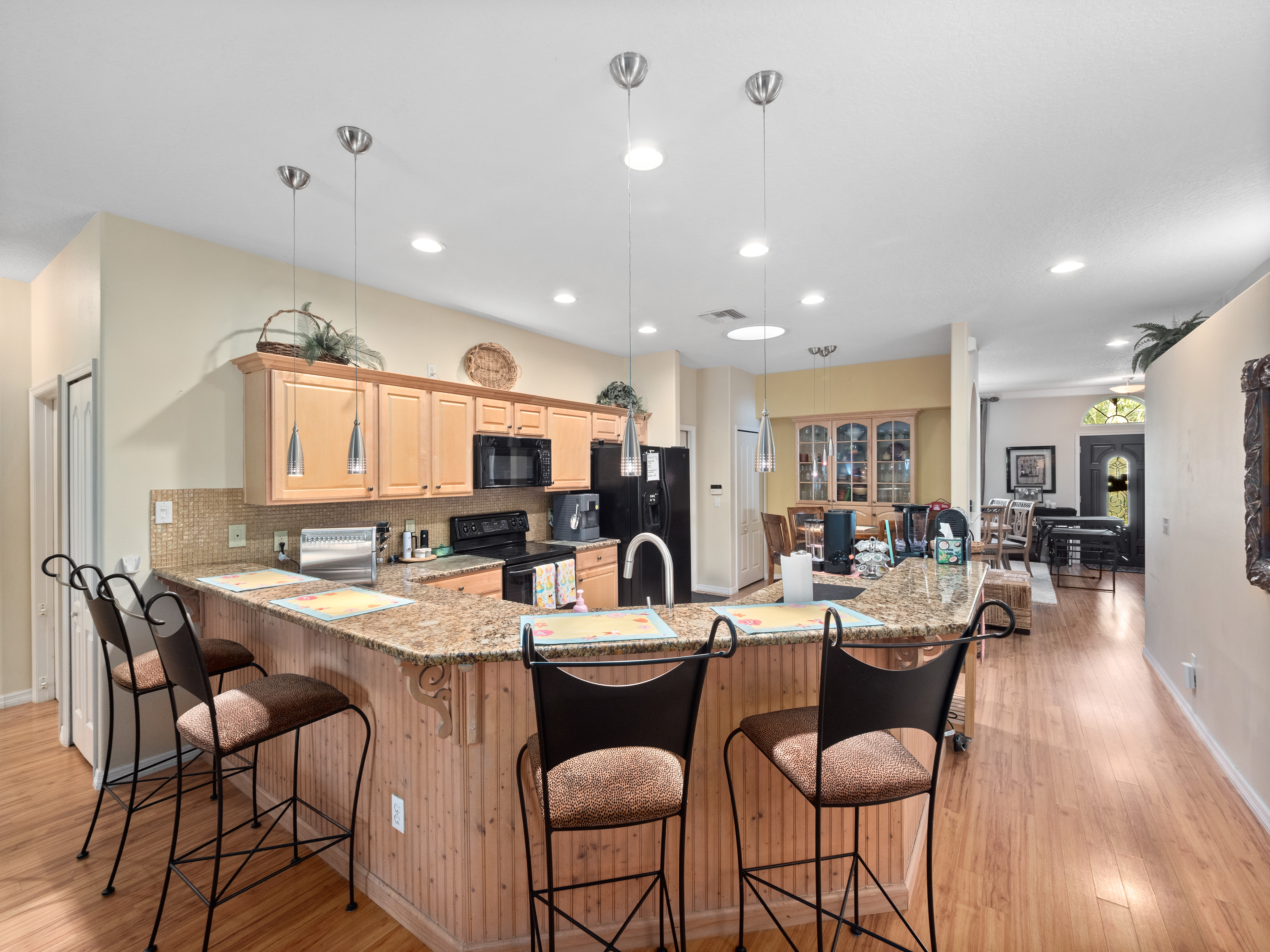 Winter Garden, Florida, 34787, United States, 4 Bedrooms Bedrooms, ,2 BathroomsBathrooms,Residential,For Sale,1915487