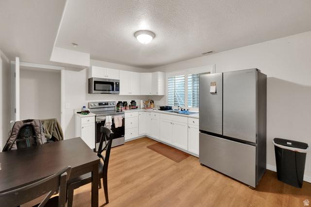 Murray, Utah, 84107, United States, 5 Bedrooms Bedrooms, ,4 BathroomsBathrooms,Residential,For Sale,2002445