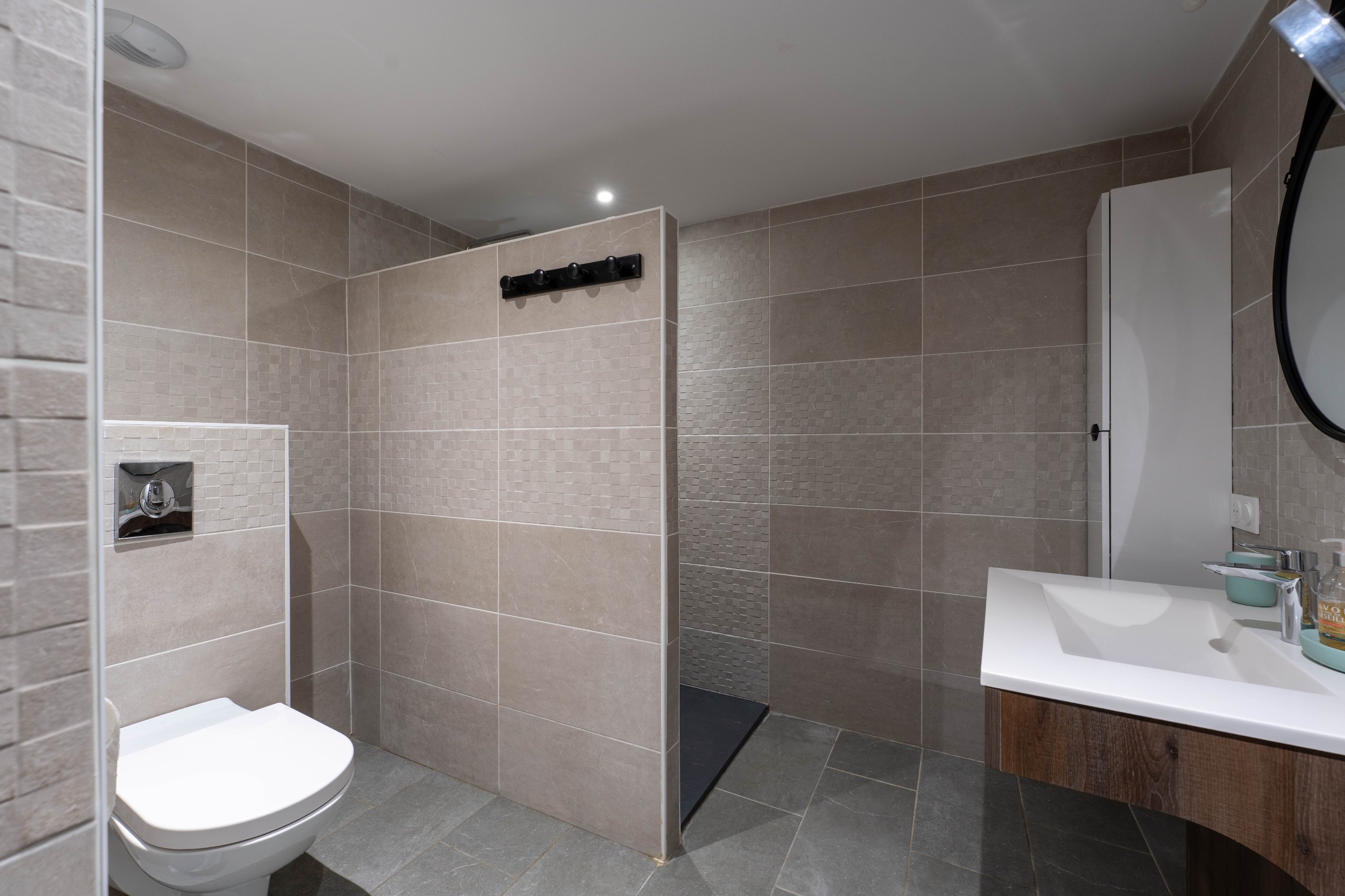  BEAUTIFUL CHARACTER PROPERTY WITH  SWIMMING POOL IN THE HEART OF A VILLAGE ON O… - 物件實景