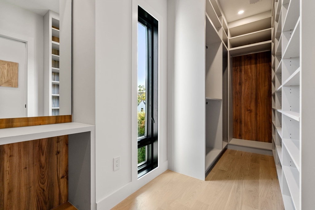 Newton, Massachusetts, 02465, United States, 6 Bedrooms Bedrooms, ,7 BathroomsBathrooms,Residential,For Sale,1730444