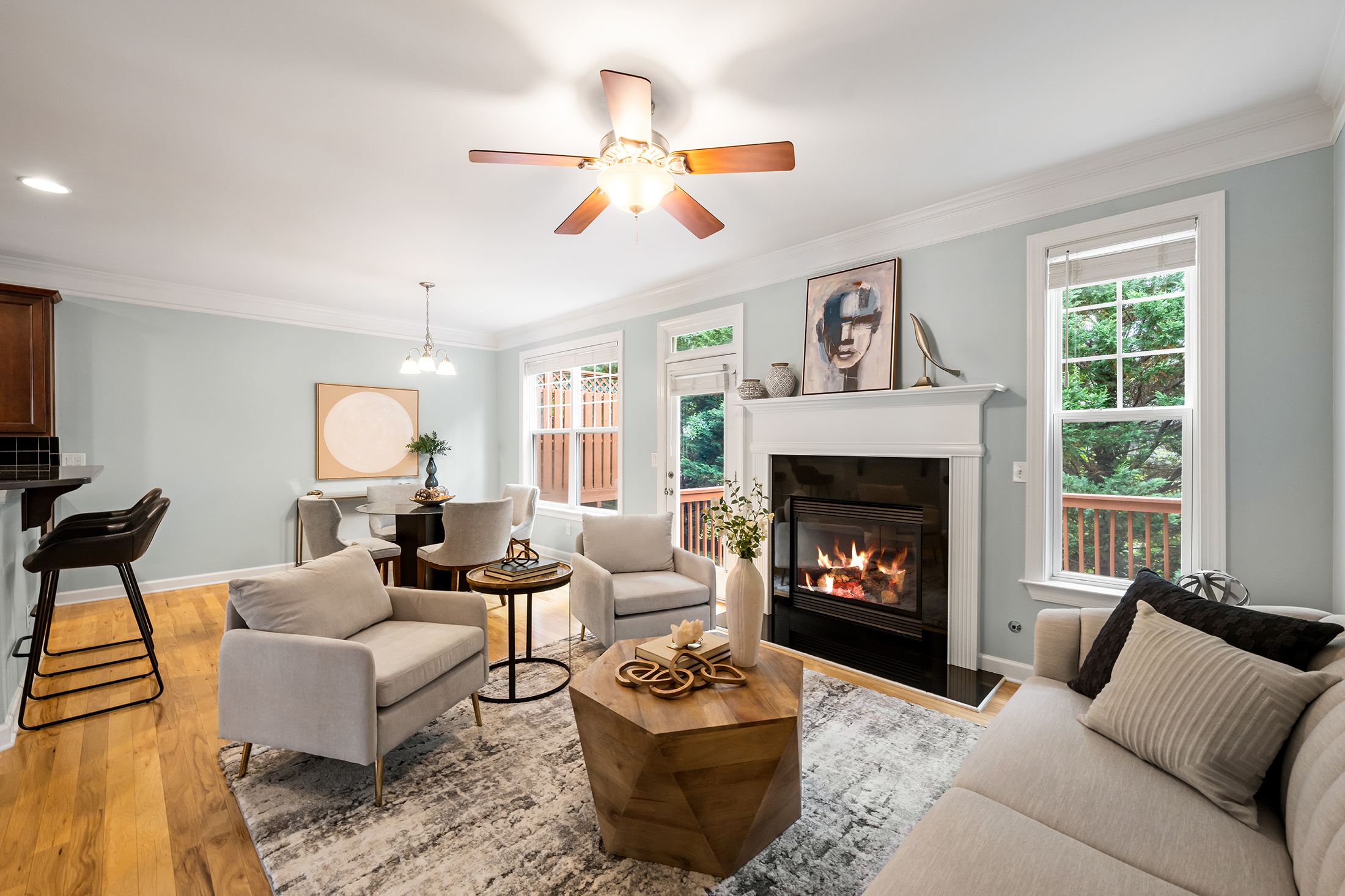  Thoughtfully Updated Brownstone in Brookhaven - 物件實景