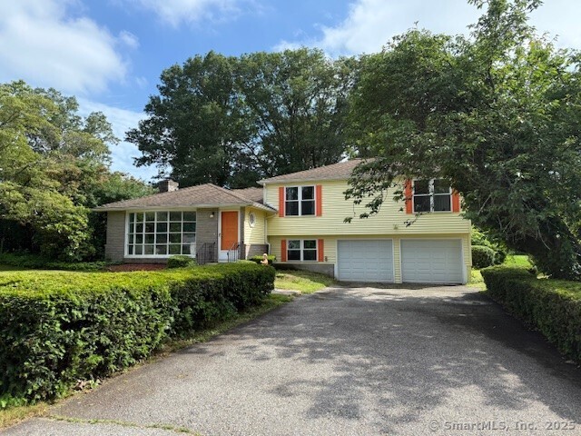 Orange, Connecticut, 06477, United States, 2 Bedrooms Bedrooms, ,2 BathroomsBathrooms,Residential,For Sale,1867599