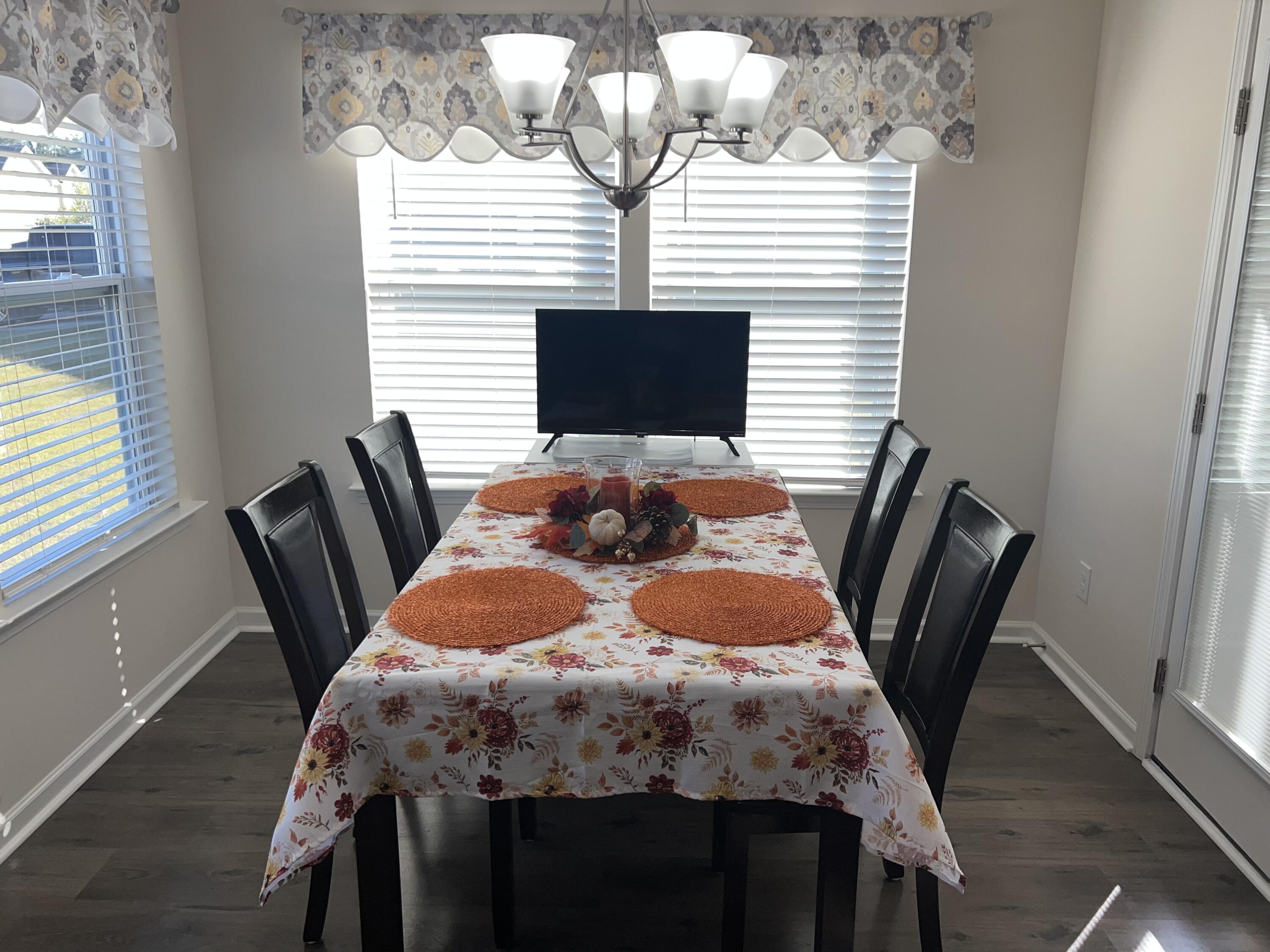 Summerville, South Carolina, 29486, United States, 4 Bedrooms Bedrooms, ,3 BathroomsBathrooms,Residential,For Sale,1882681