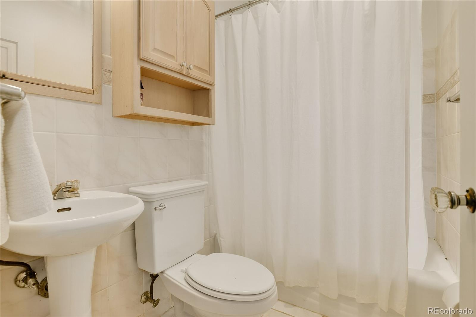 Wheat Ridge, Colorado, 80212, United States, 2 Bedrooms Bedrooms, ,1 BathroomBathrooms,Residential,For Sale,1924749