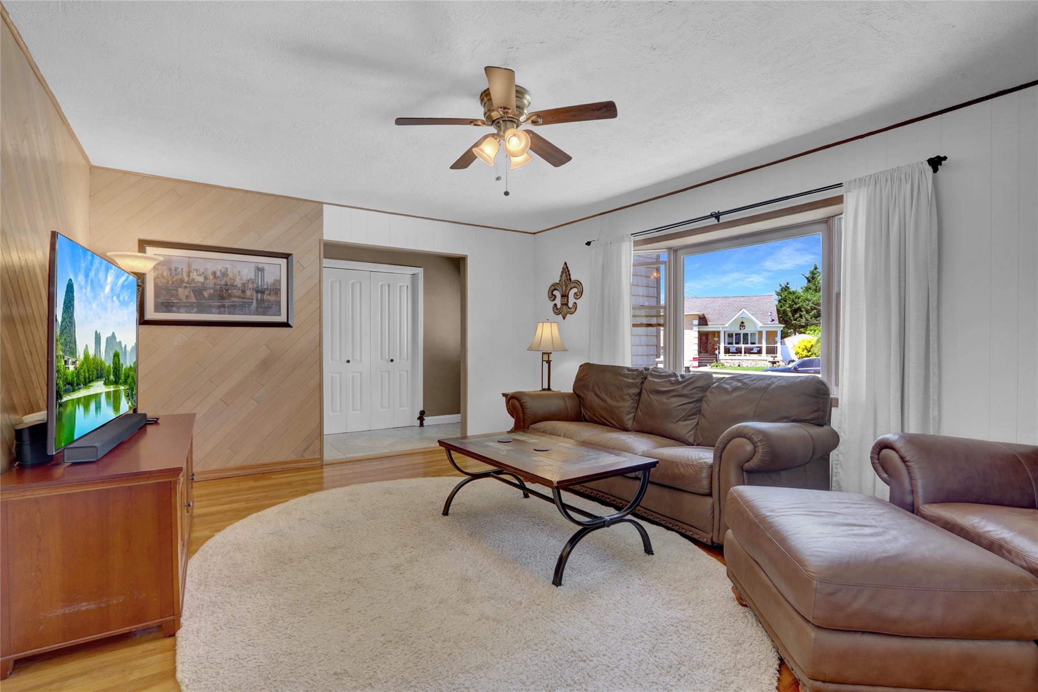 Bethpage, New York, 11714, United States, 4 Bedrooms Bedrooms, ,2 BathroomsBathrooms,Residential,For Sale,1841830