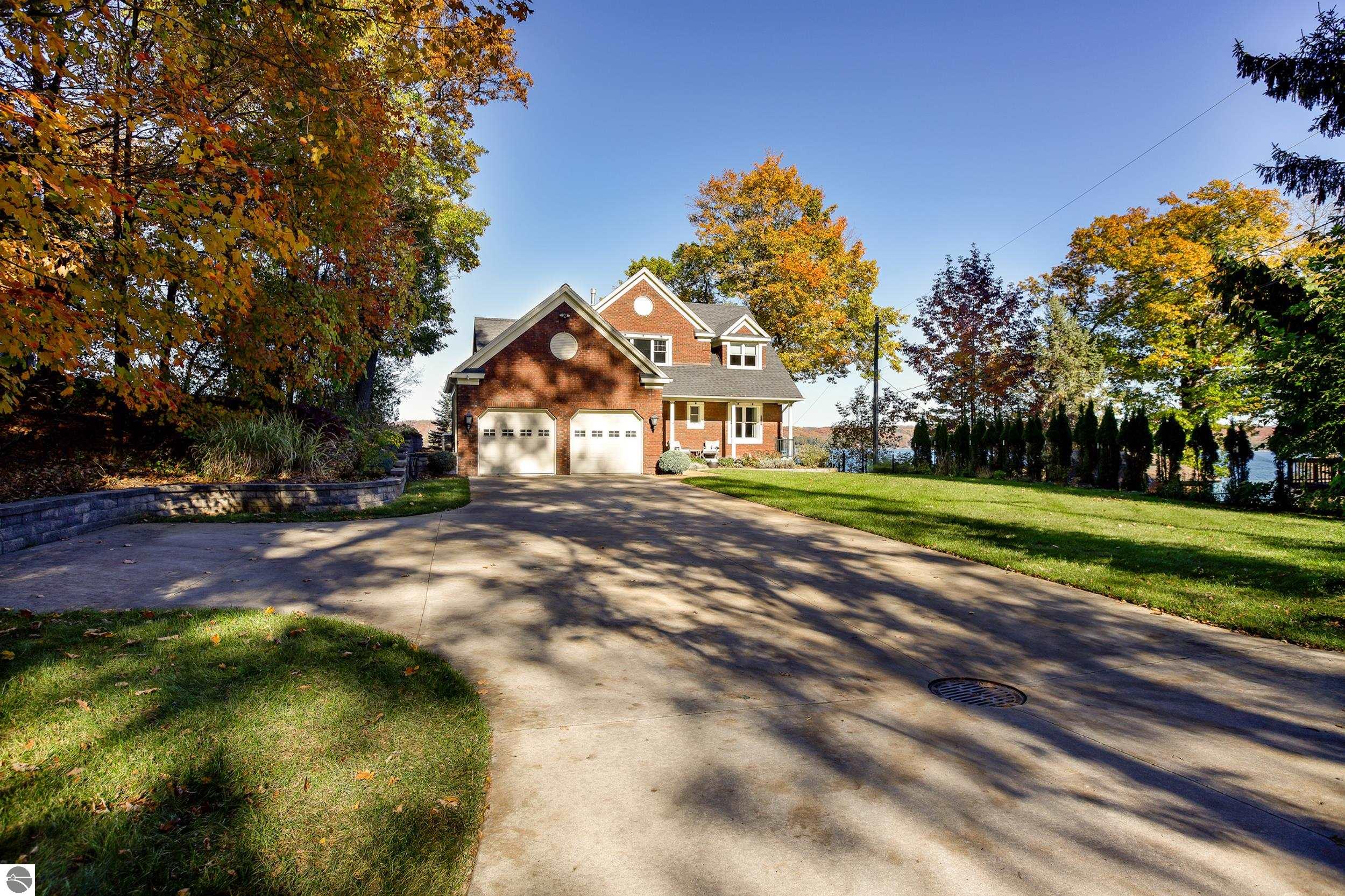 Beulah, Michigan, 49617, United States, 5 Bedrooms Bedrooms, ,3 BathroomsBathrooms,Residential,For Sale,1997758