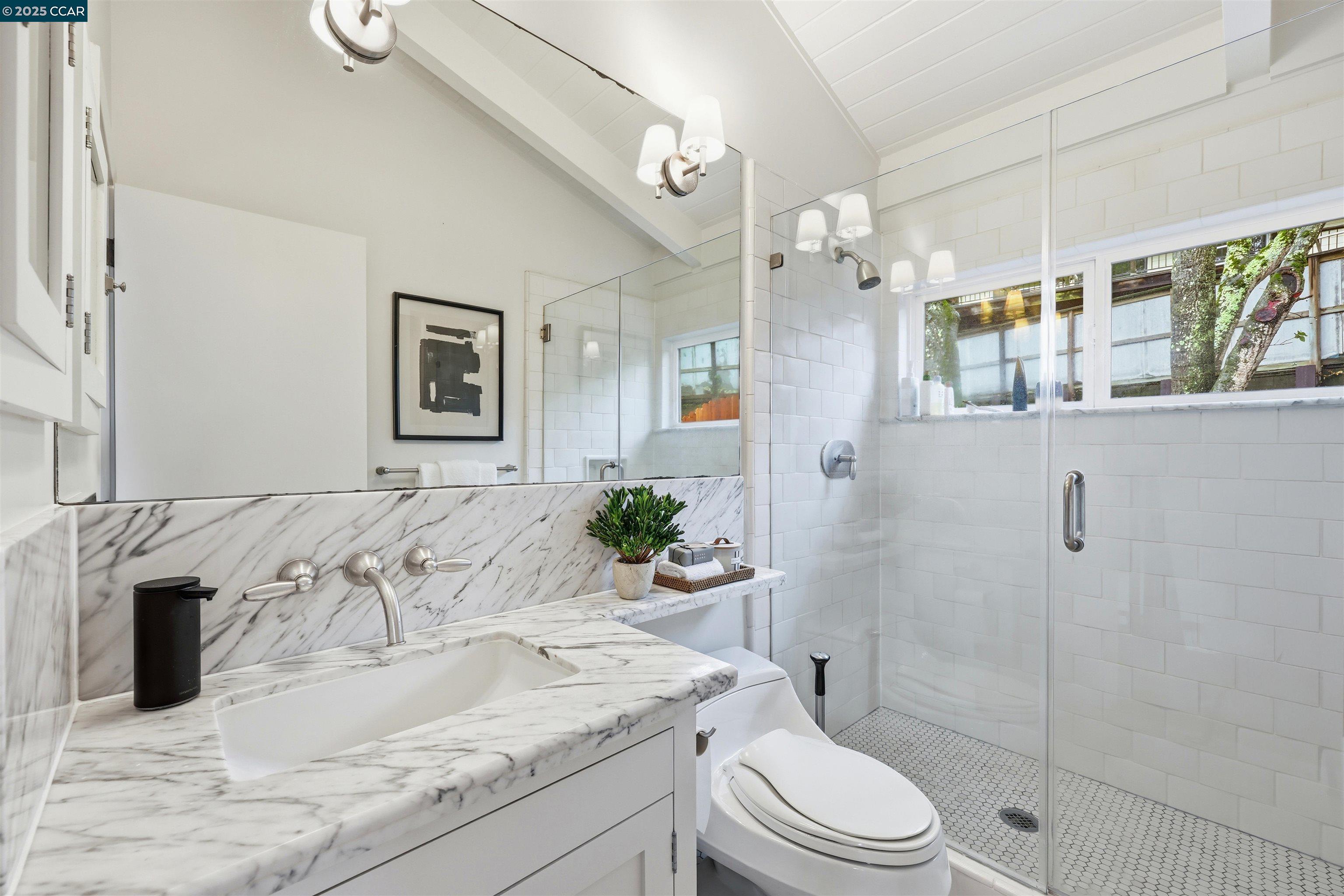 Orinda, California, 94563, United States, 3 Bedrooms Bedrooms, ,2 BathroomsBathrooms,Residential,For Sale,1993429