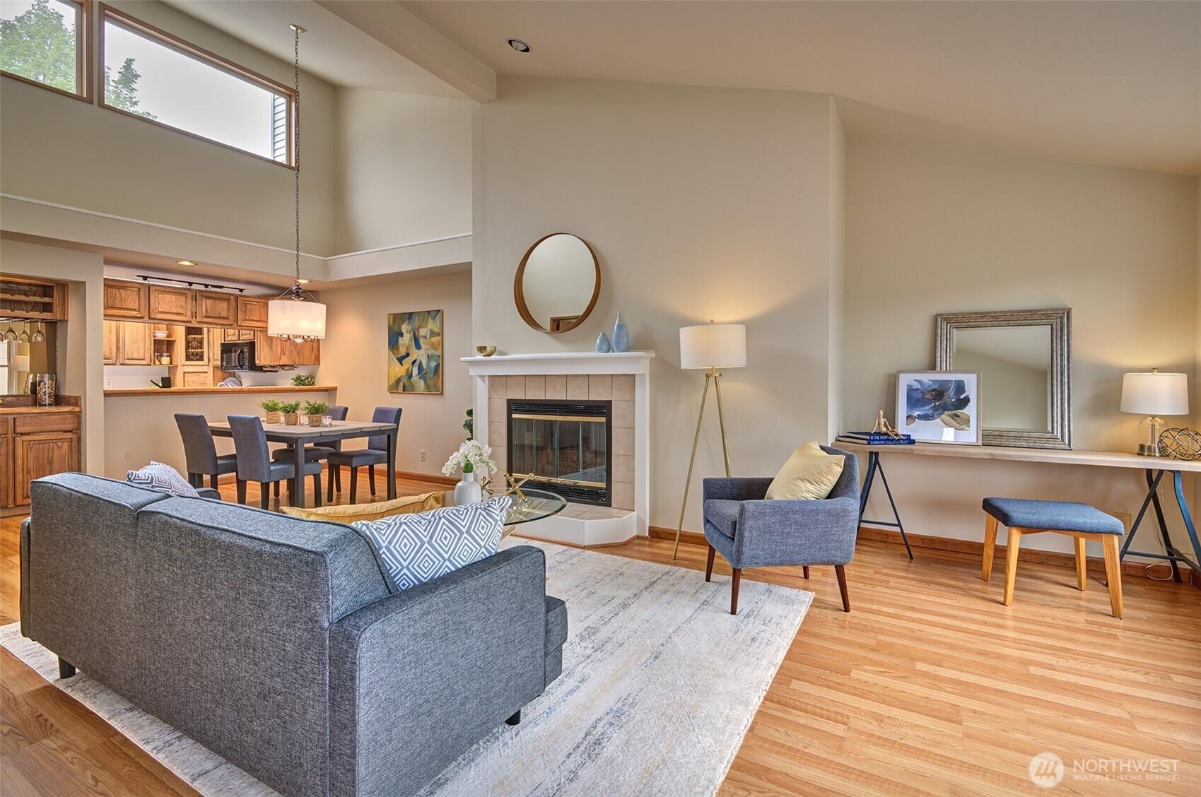 SEATTLE, Washington, 98103, United States, 2 Bedrooms Bedrooms, ,2 BathroomsBathrooms,Residential,For Sale,1794014