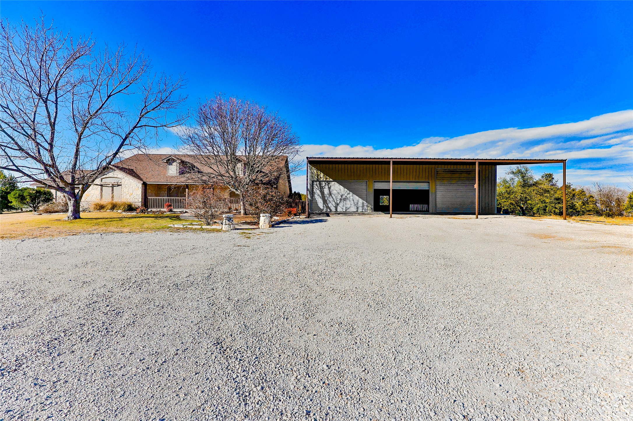 Weatherford, Texas, 76088, United States, 4 Bedrooms Bedrooms, ,3 BathroomsBathrooms,Residential,For Sale,1885521