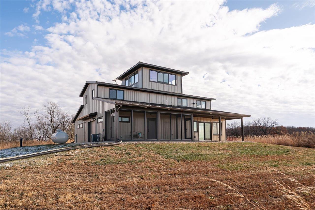 Muscoda, Wisconsin, 53573, United States, 3 Bedrooms Bedrooms, ,3 BathroomsBathrooms,Residential,For Sale,1990387