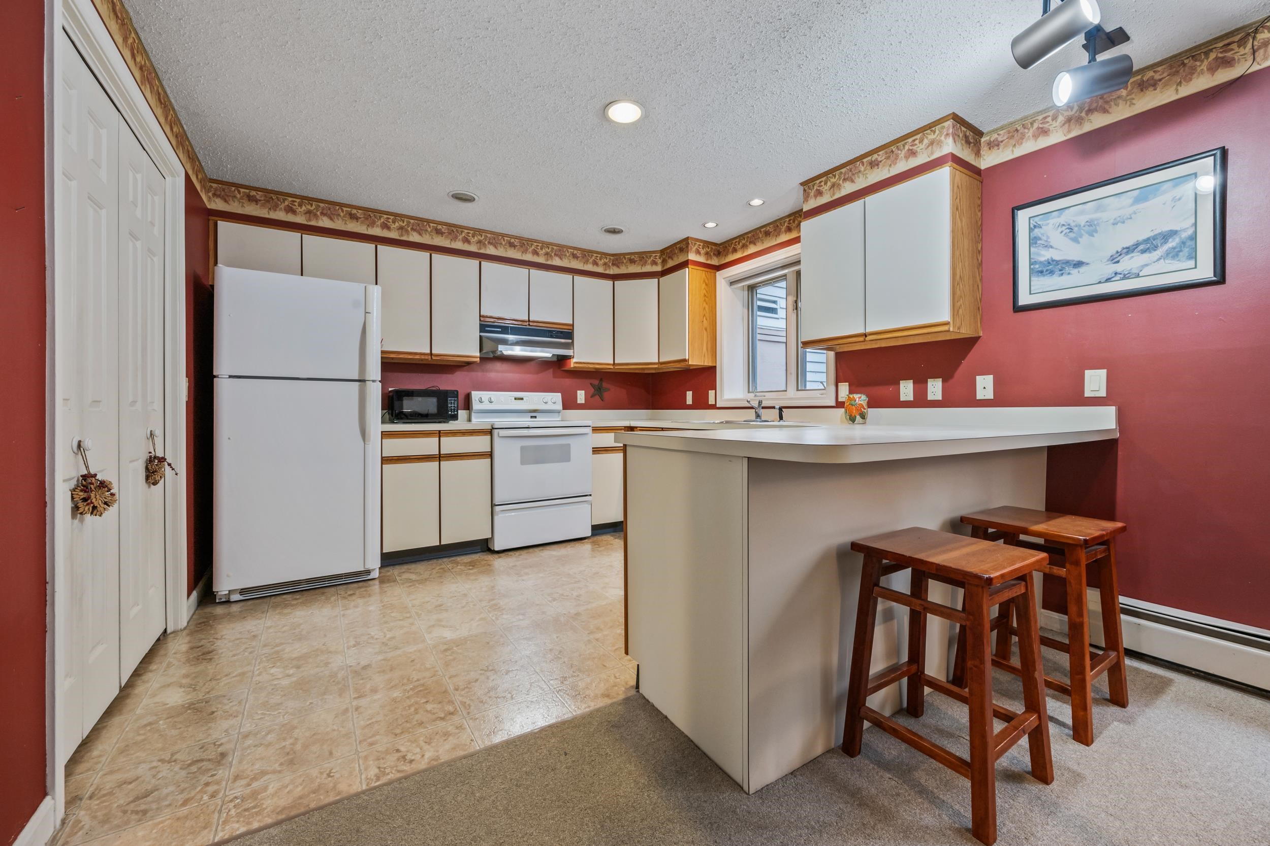 Jackson, New Hampshire, 03846, United States, 2 Bedrooms Bedrooms, ,2 BathroomsBathrooms,Residential,For Sale,1988015