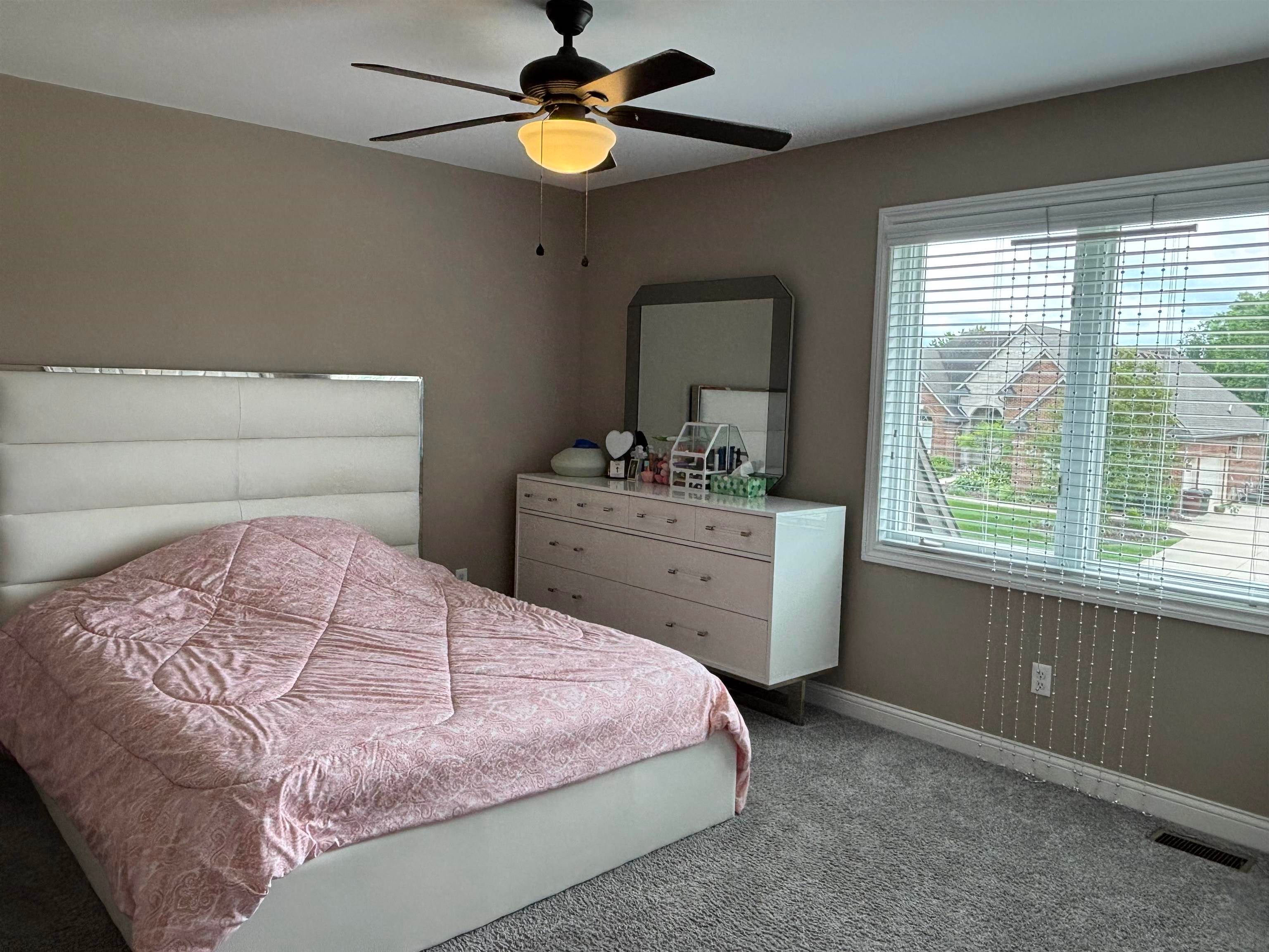 Shelby Twp, Michigan, 48316, United States, 4 Bedrooms Bedrooms, ,4 BathroomsBathrooms,Residential,For Sale,2005359