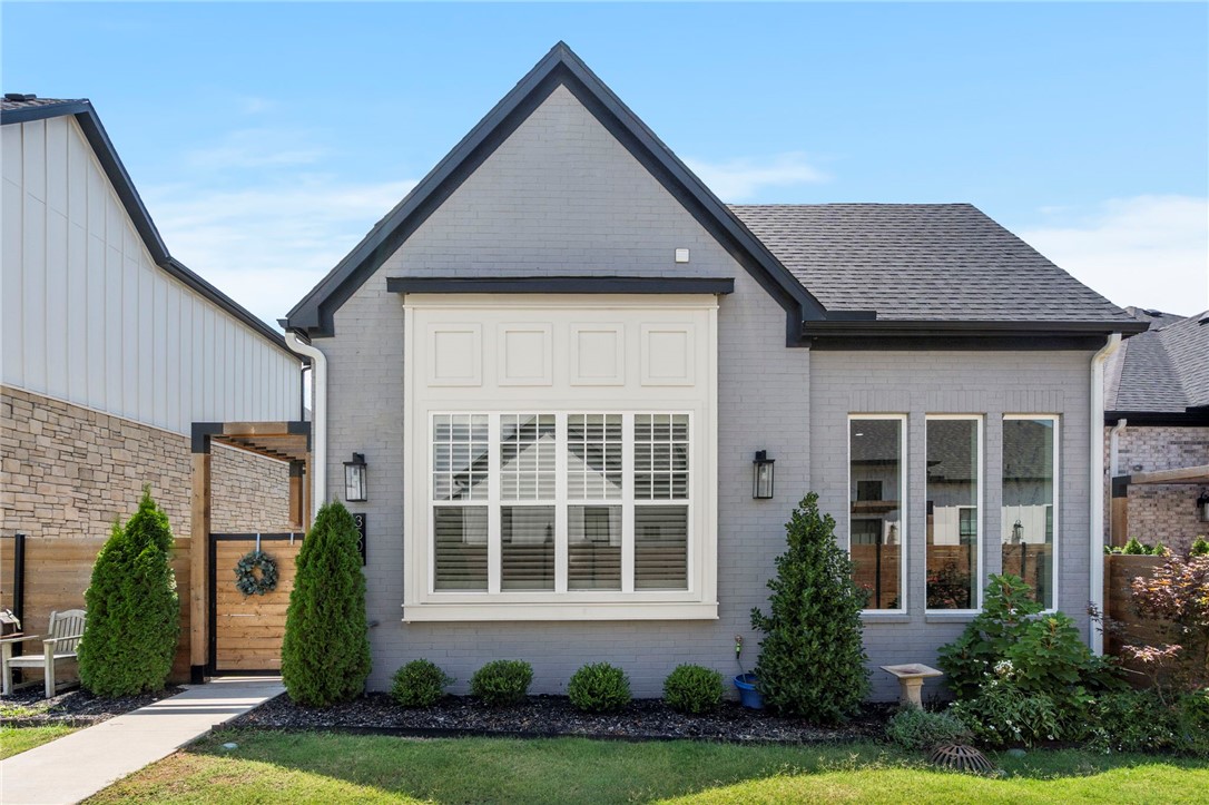 Bentonville, Arkansas, 72713, United States, 2 Bedrooms Bedrooms, ,3 BathroomsBathrooms,Residential,For Sale,1941714