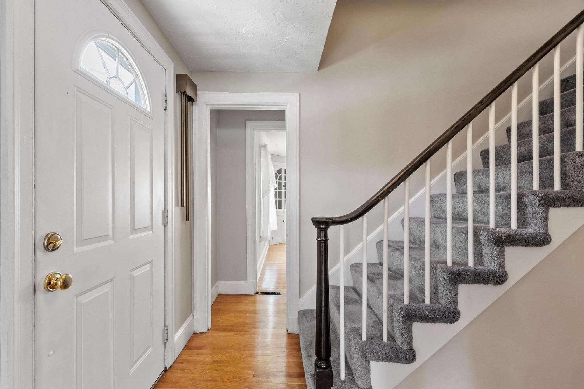  9 Oaklandvale Ave, Saugus, MA, 01906 - 物件實景