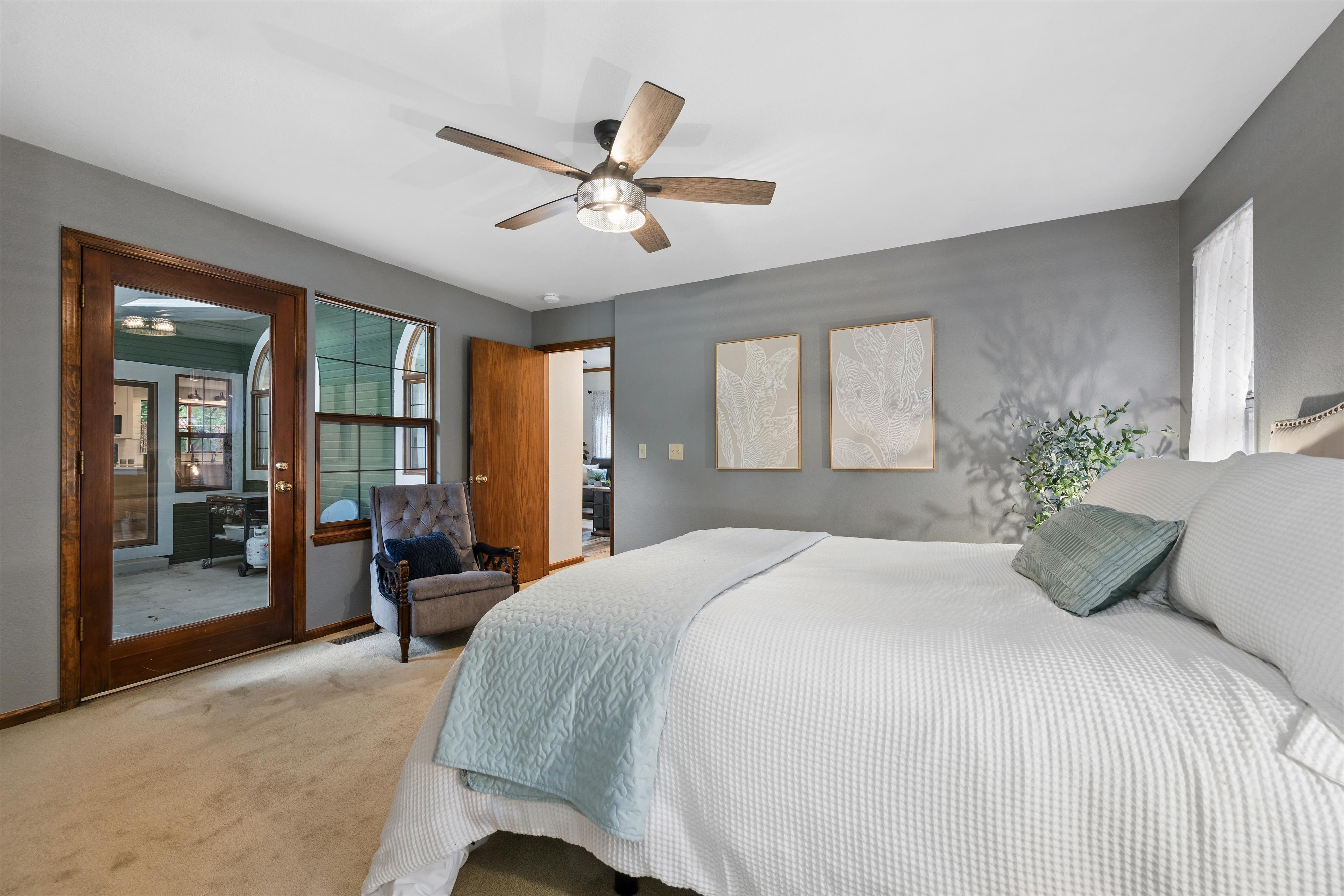  Thoughtfully Updated and Beautifully Maintained Ranch-Style Residence - 物件實景